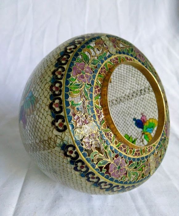 Openwork plique-à-jour enamel pot - 1920 to 1949 - China