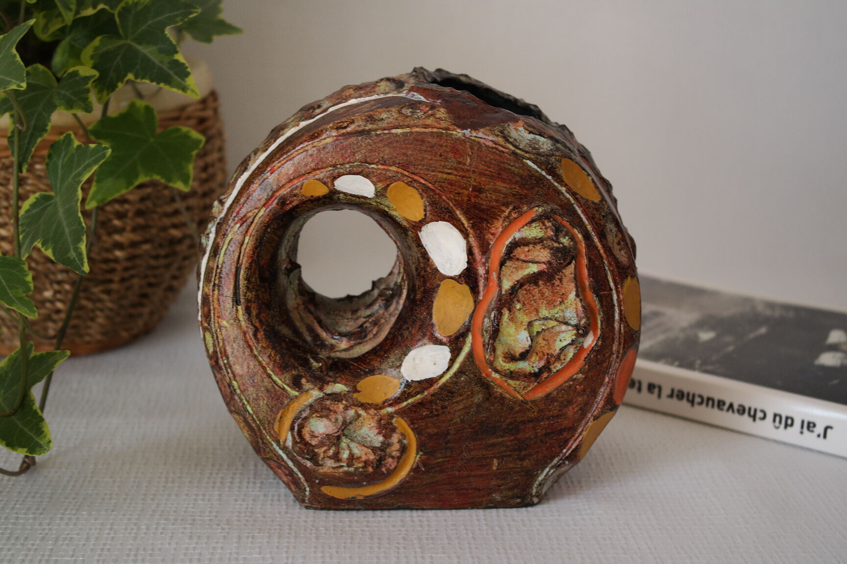 Ceramic vase with modernist bas-reliefs by Luigi Santi from the 1950s.
