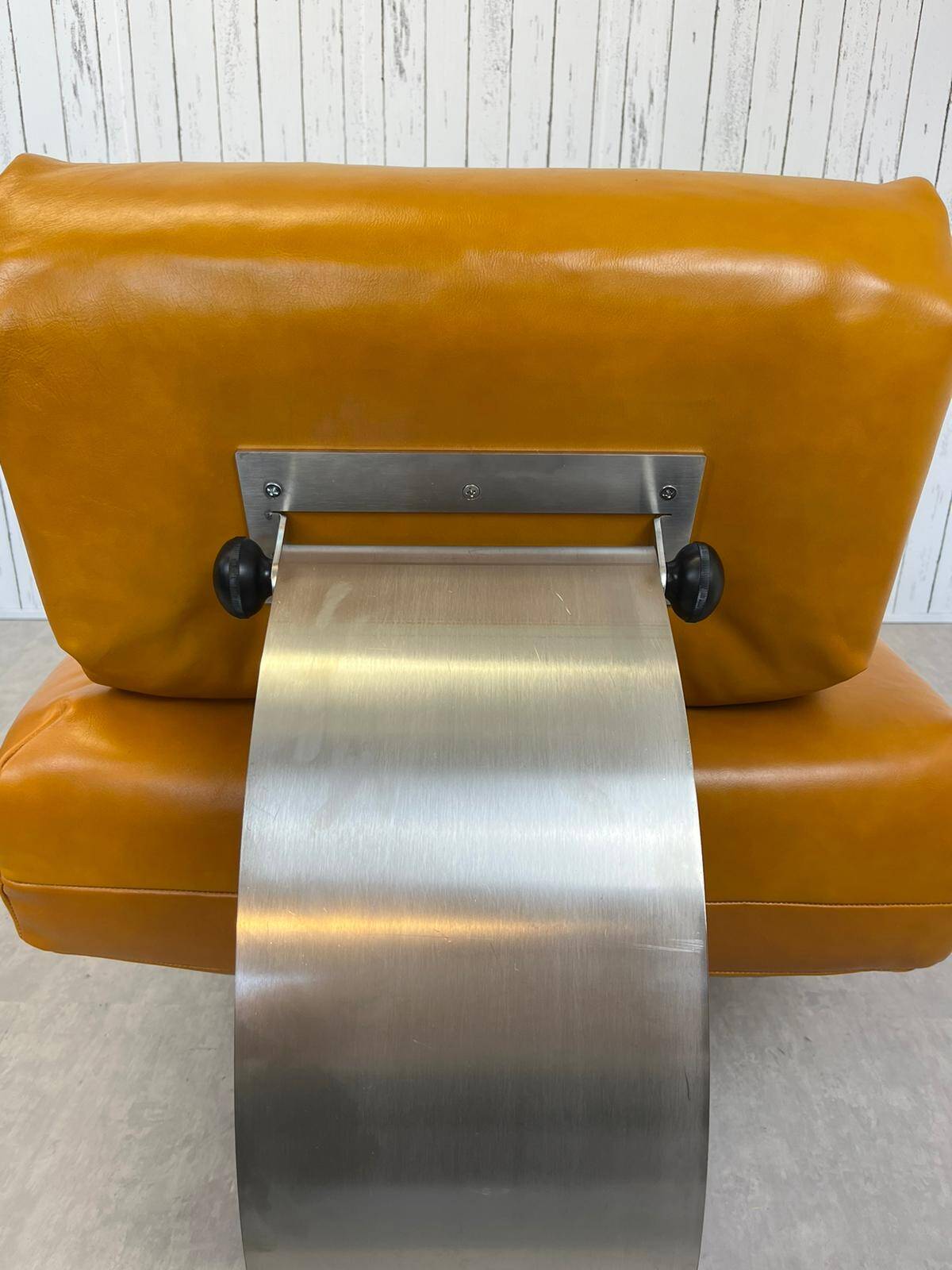 Alta Chair Oscar Niemeyer, Mobilier International