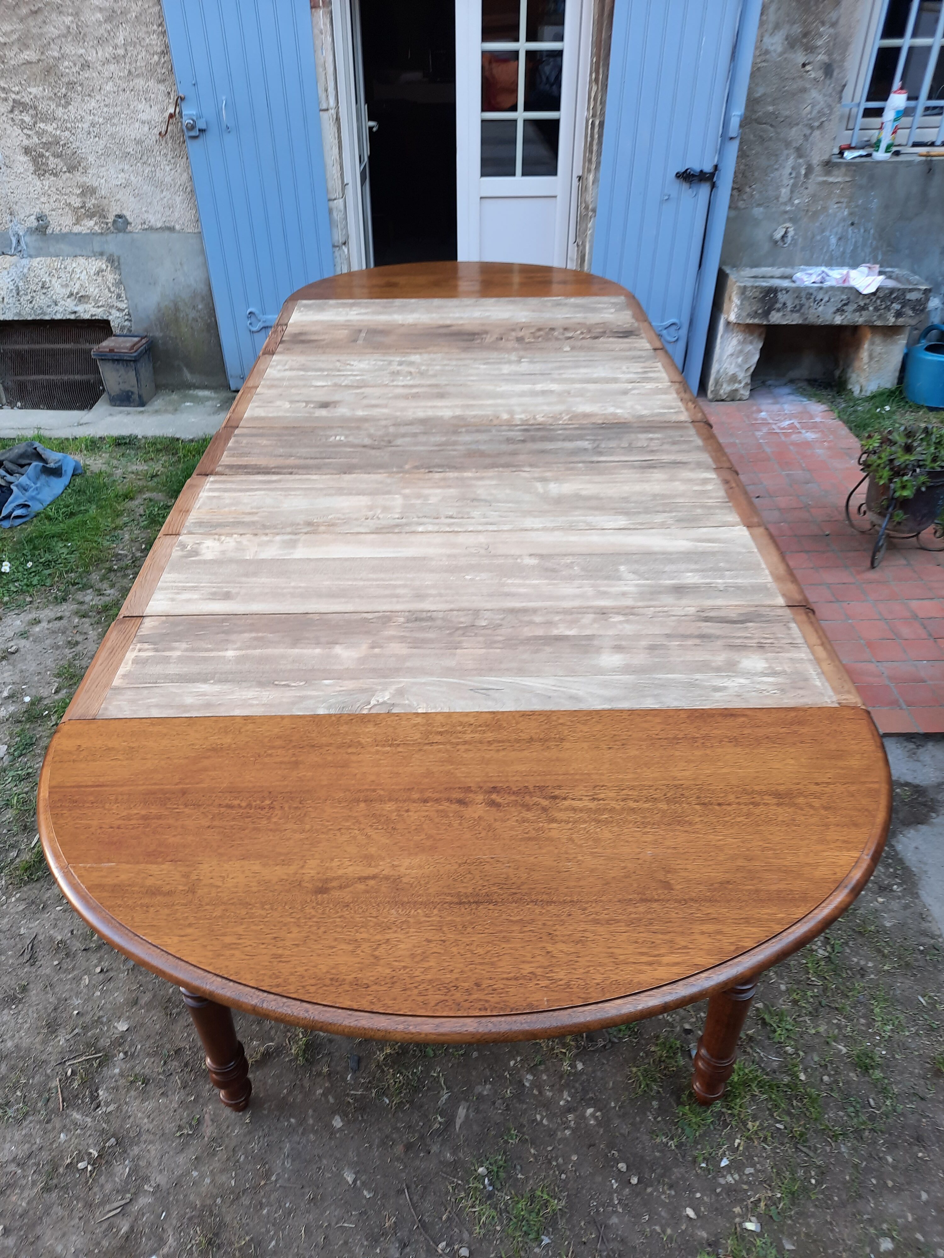 8-foot shutter table