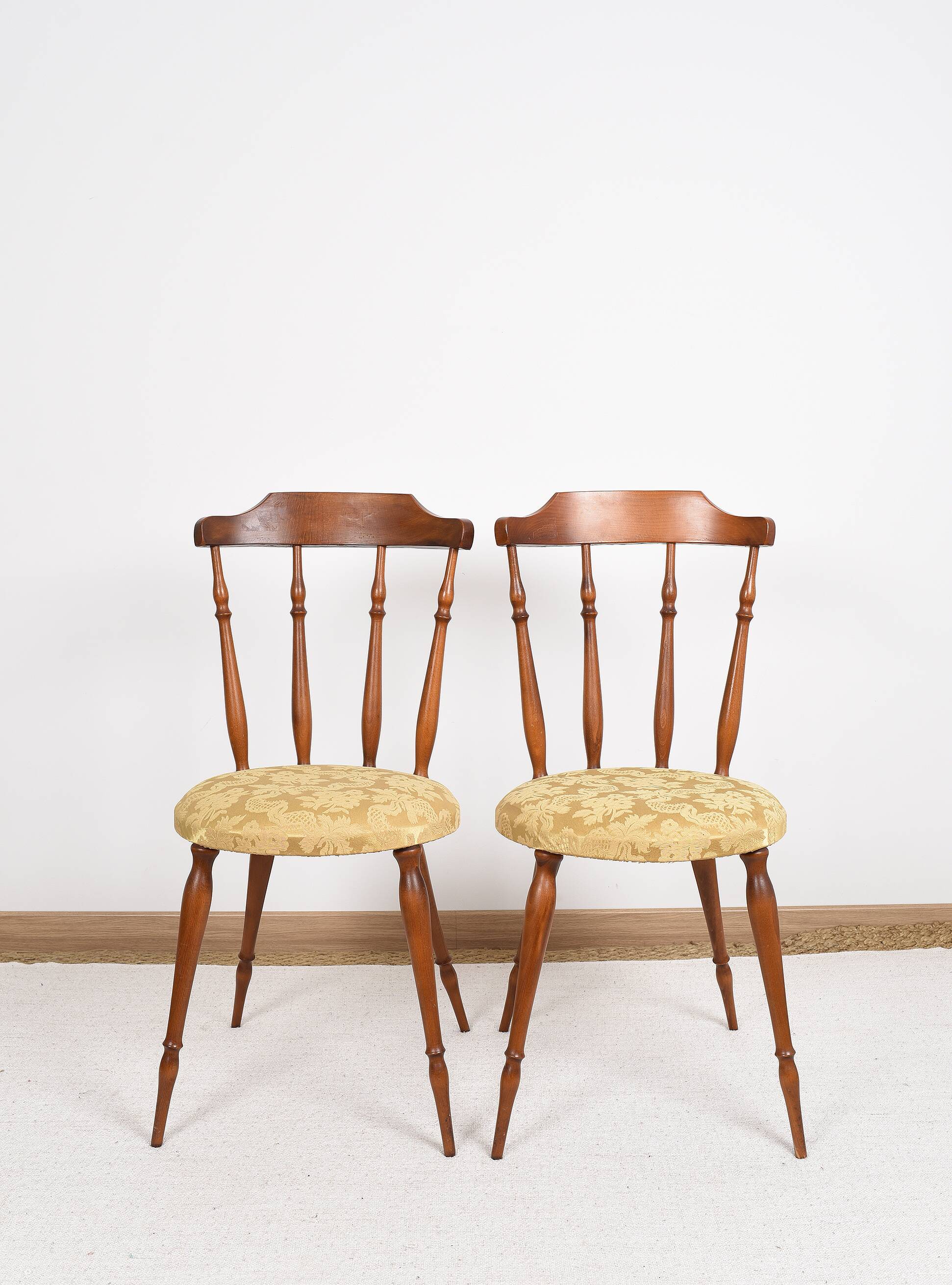 Pair of chairs in turned wood and fabric, vintage, dating from 1960.