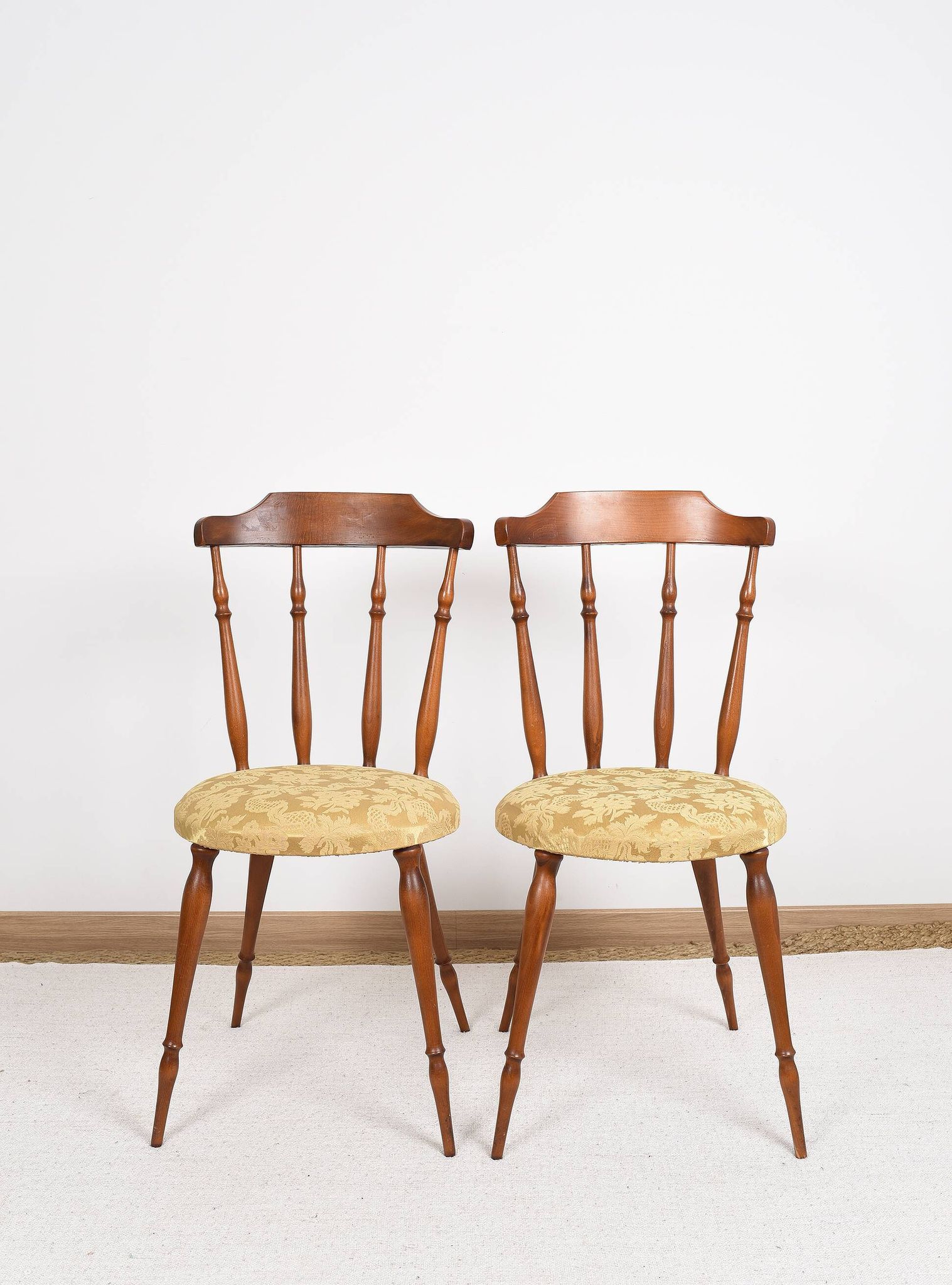 Pair of chairs in turned wood and fabric, vintage, dating from 1960.