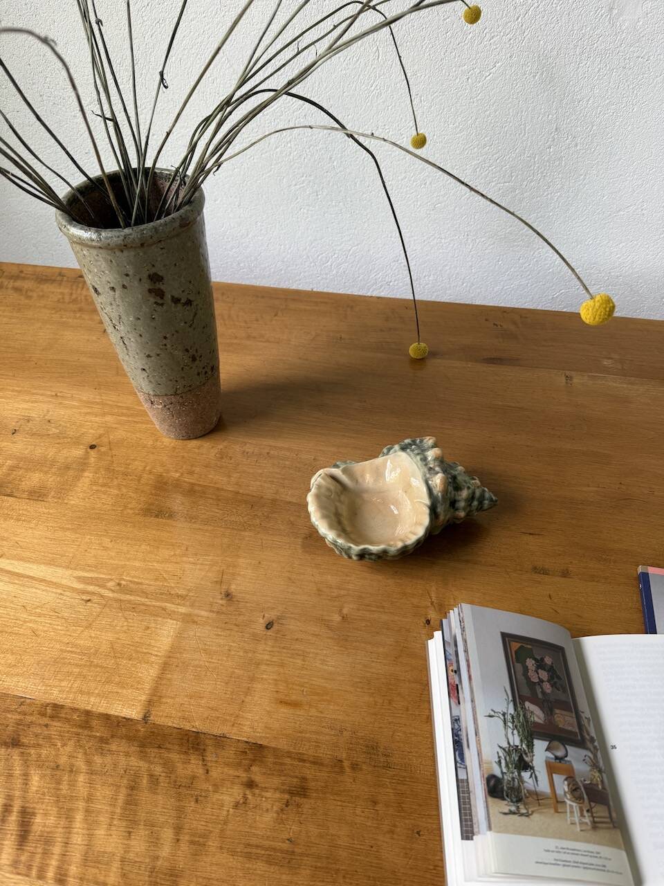 Ceramic shell empty pocket or ashtray 1970