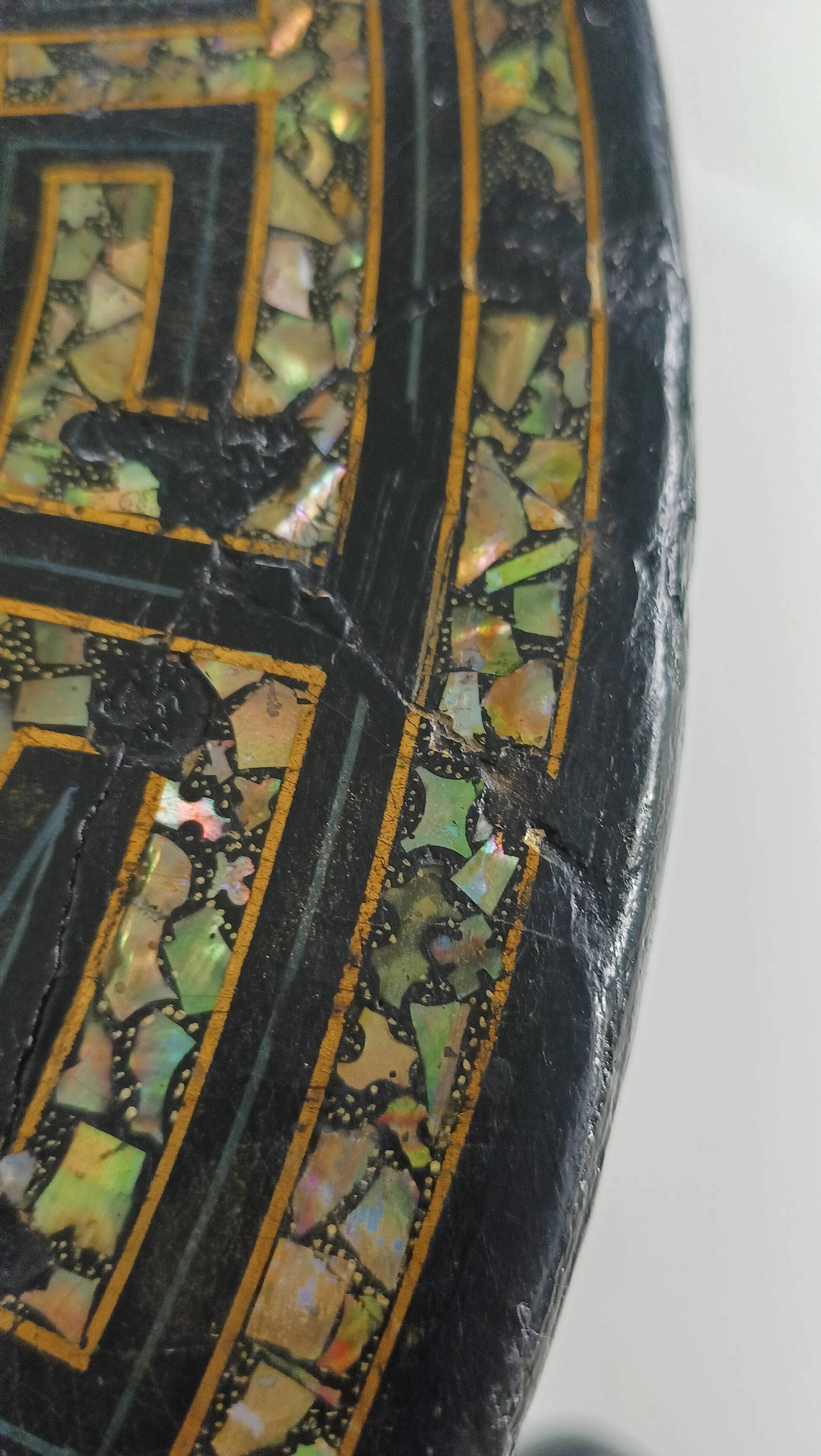 Astonishing Napoleon III tip-top table