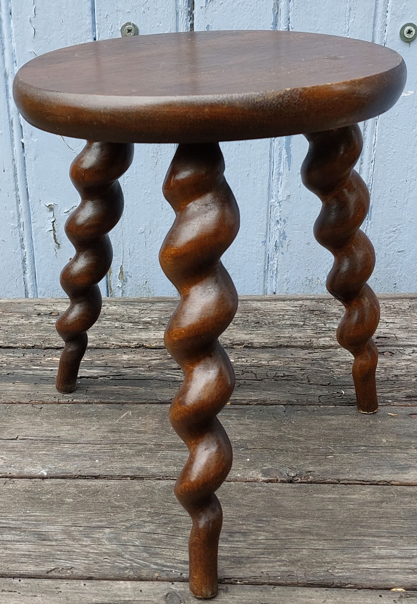 Tripod stool