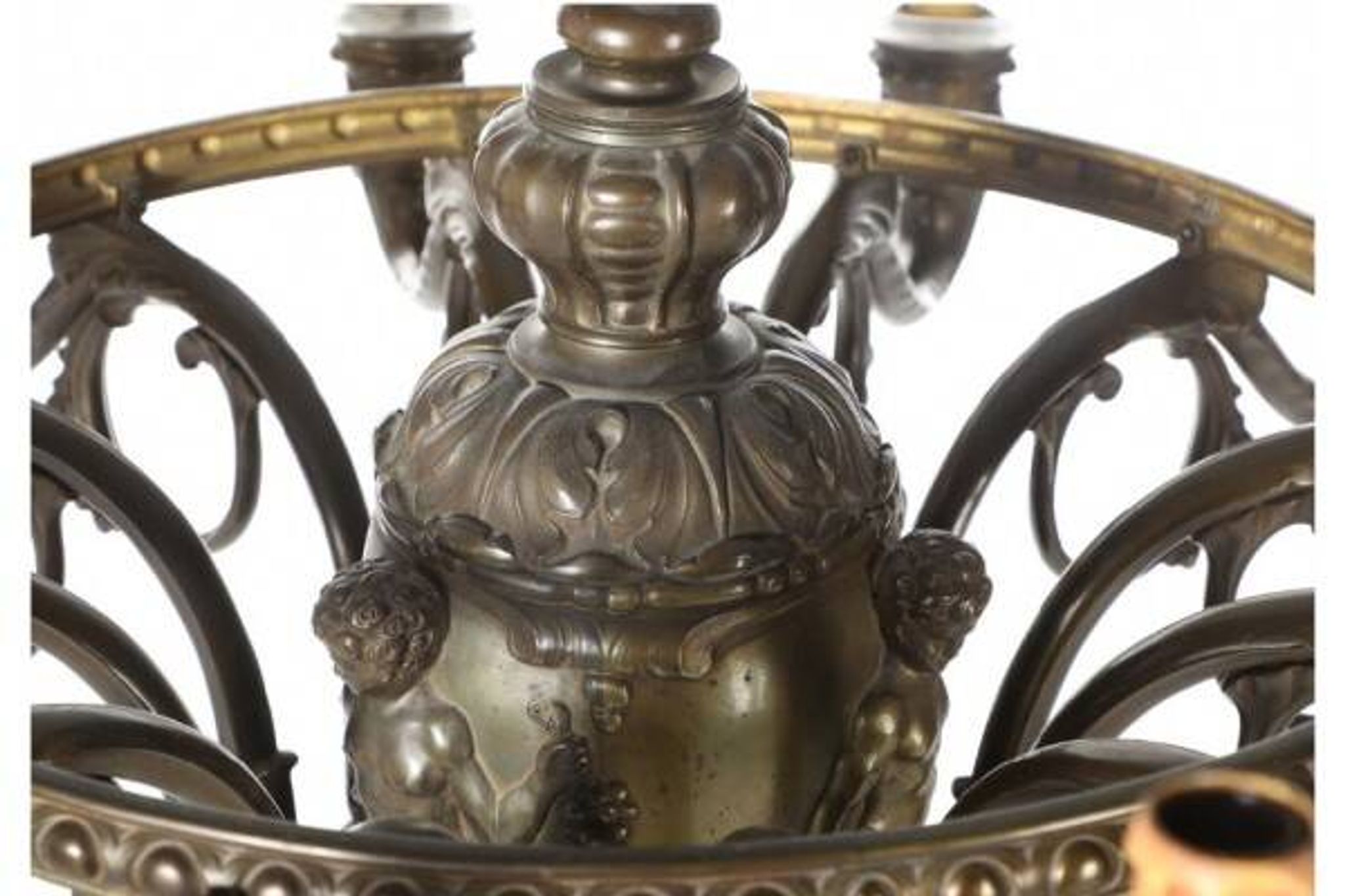 Lustre à douze bras, Europe du Nord, vers 1900.