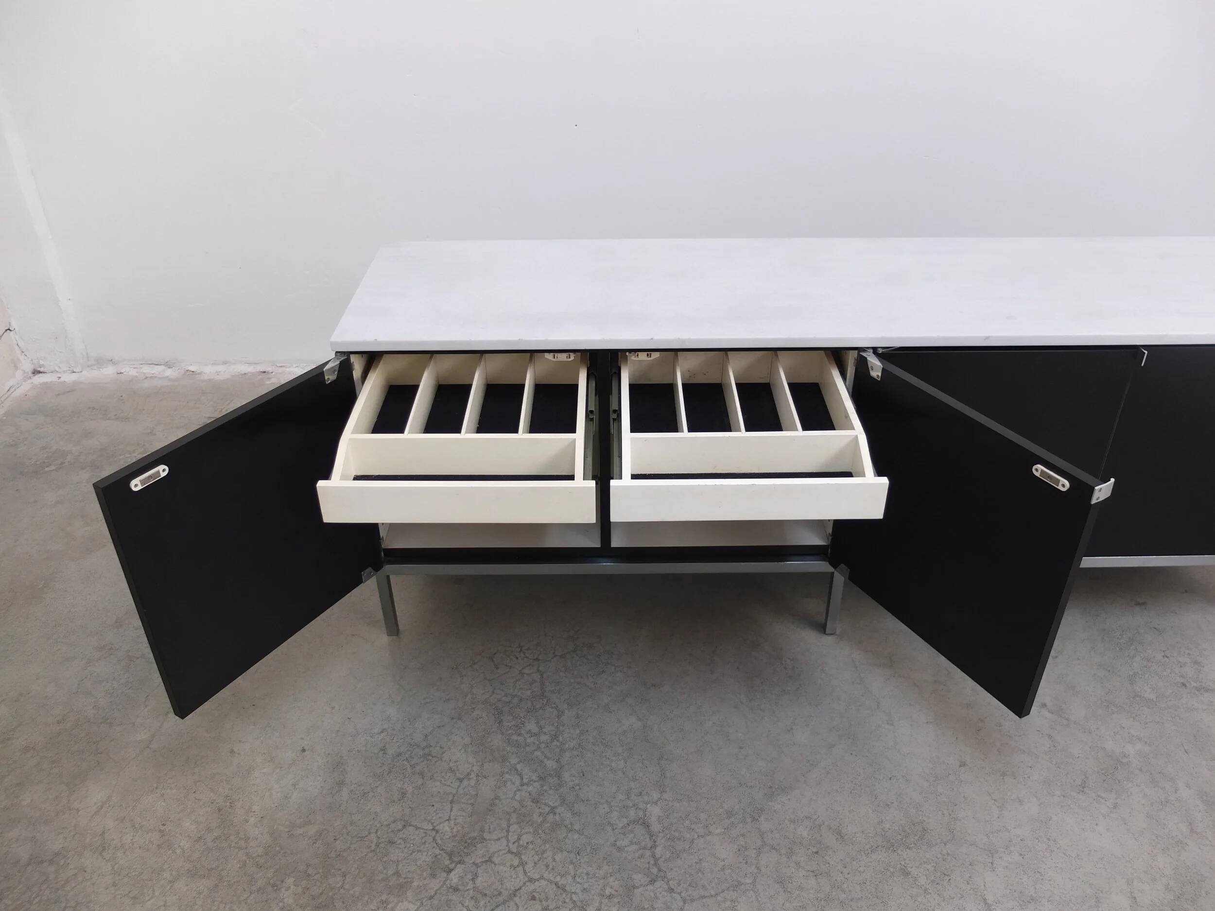 Enfilade noir et marbre par Florence Knoll pour Knoll, 1961