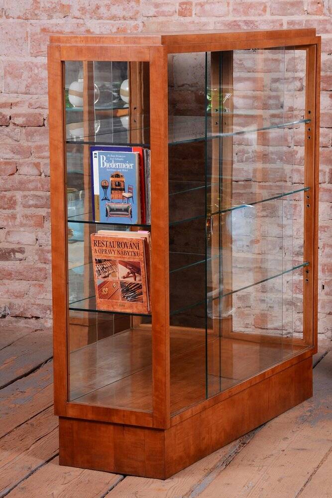Art Deco Display Cabinets in Maple, Glass, and Mirror, Czech, 1930s, Set of 2