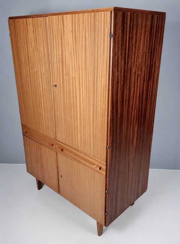 Garde-robe vintage par Francisek Mezulanik, années 1960