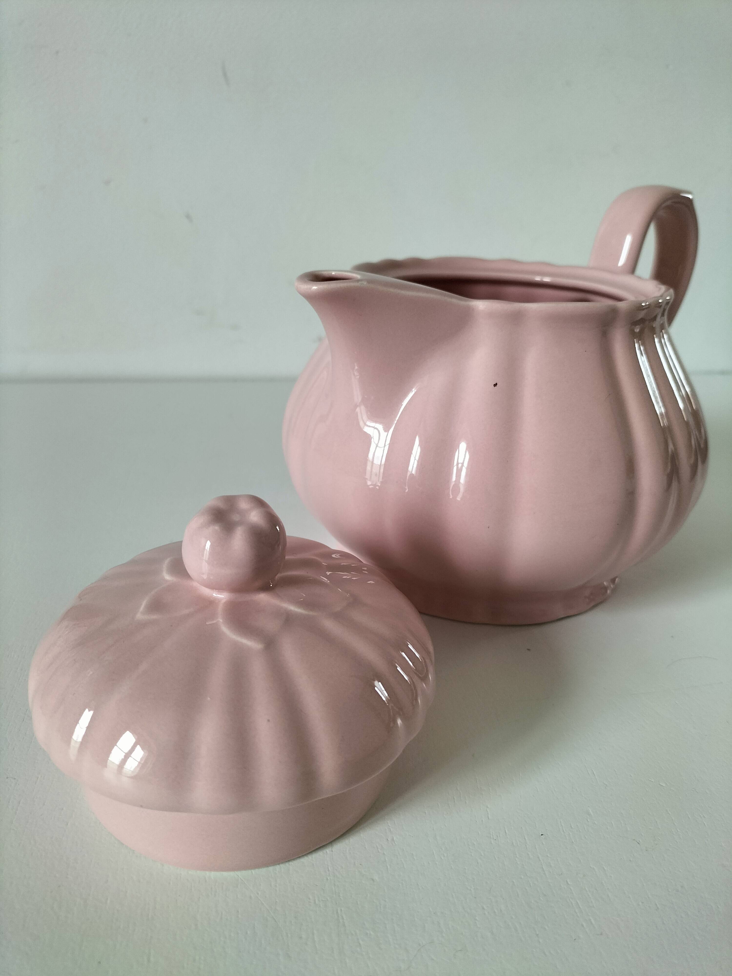 Vintage mid-century ribbed pink powder teapot by Salins.