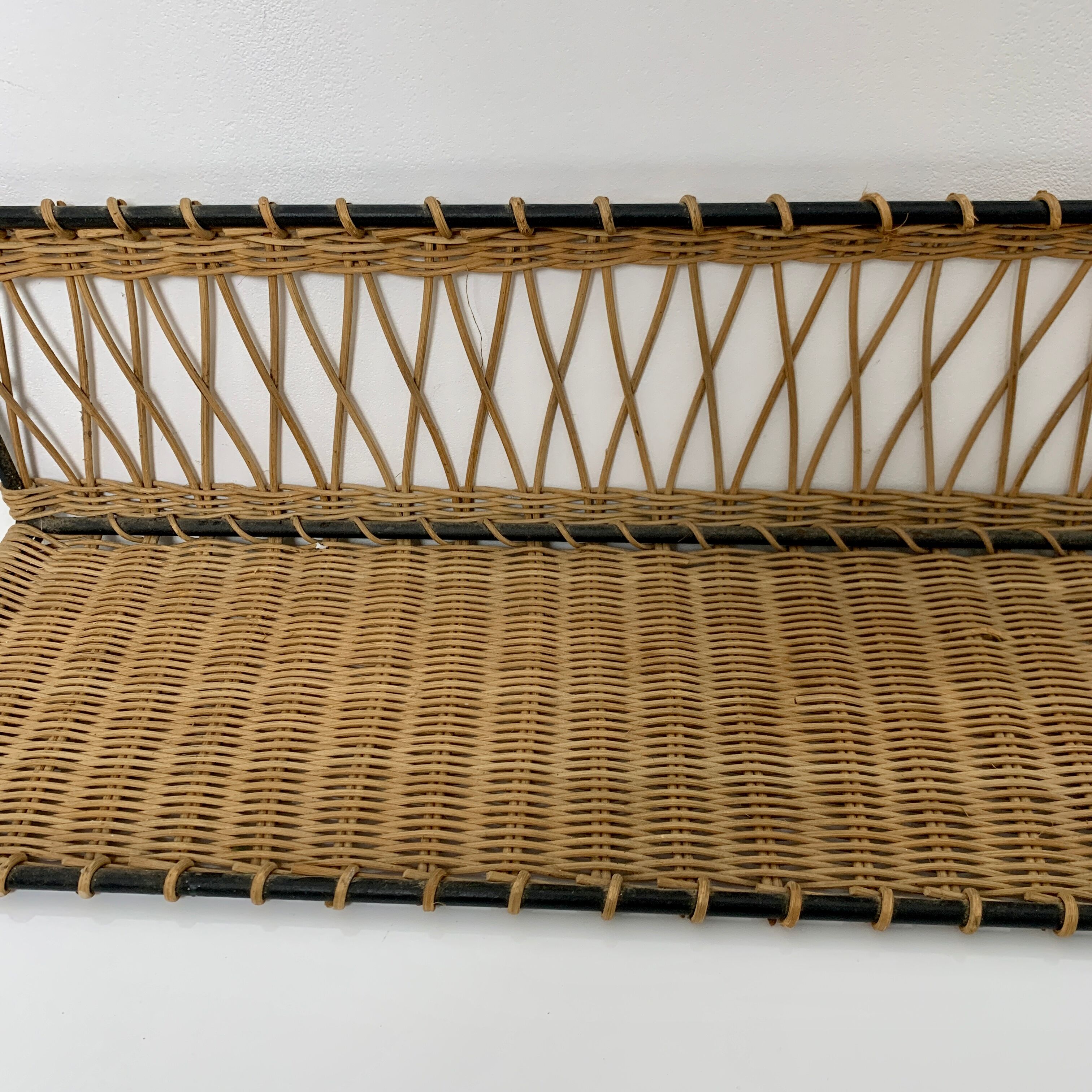 Wall floor in iron and rattan