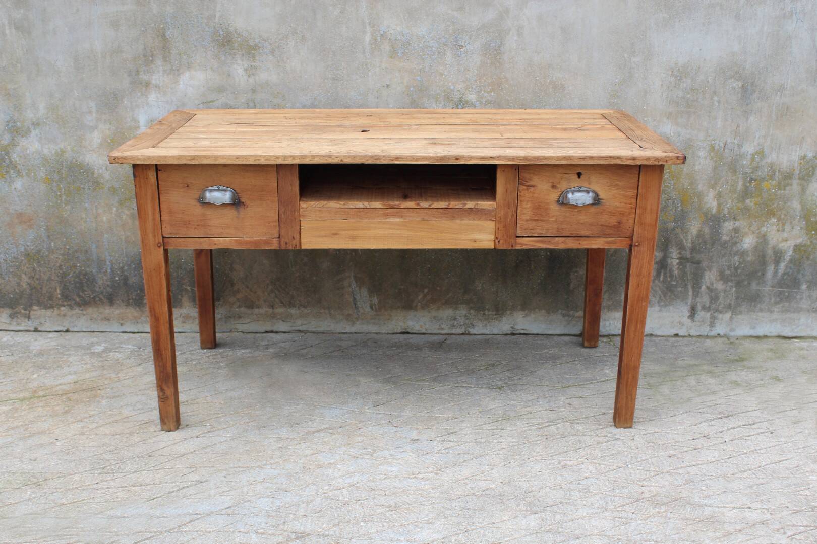 Farm table