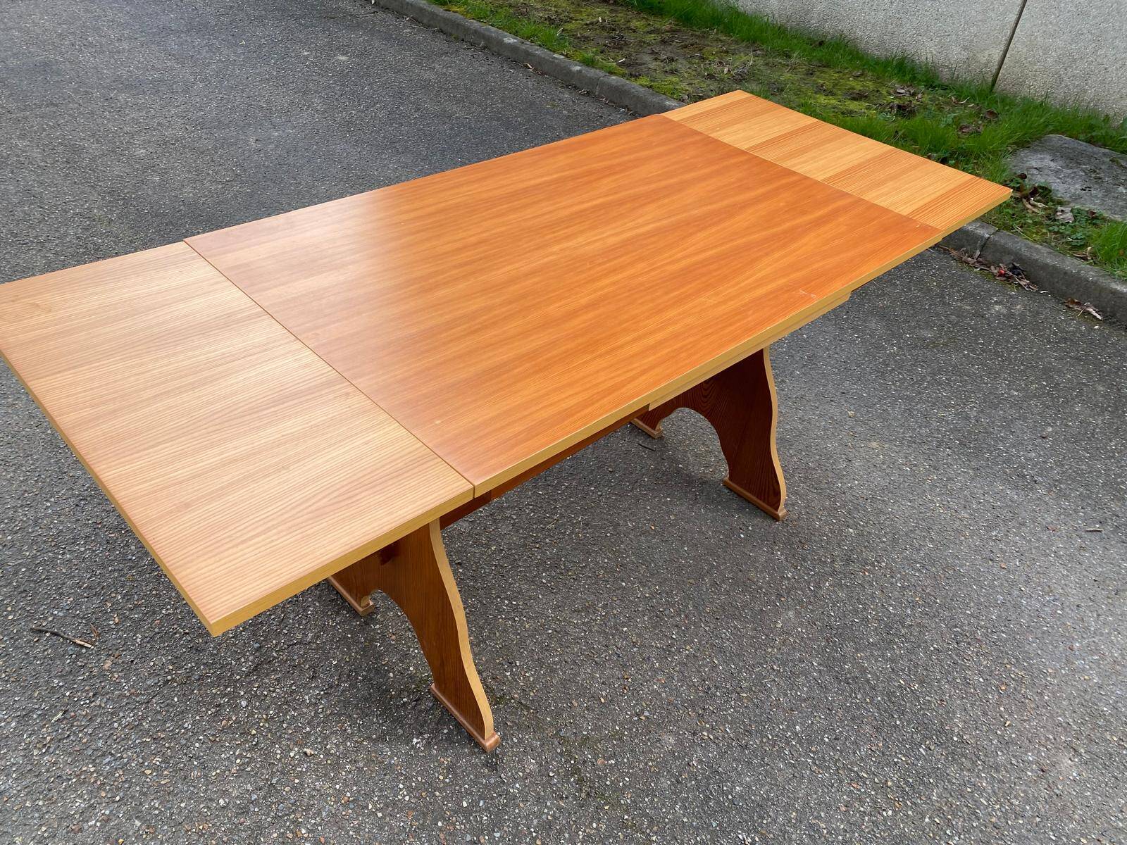 Extendable wooden farmhouse kitchen table 170cm