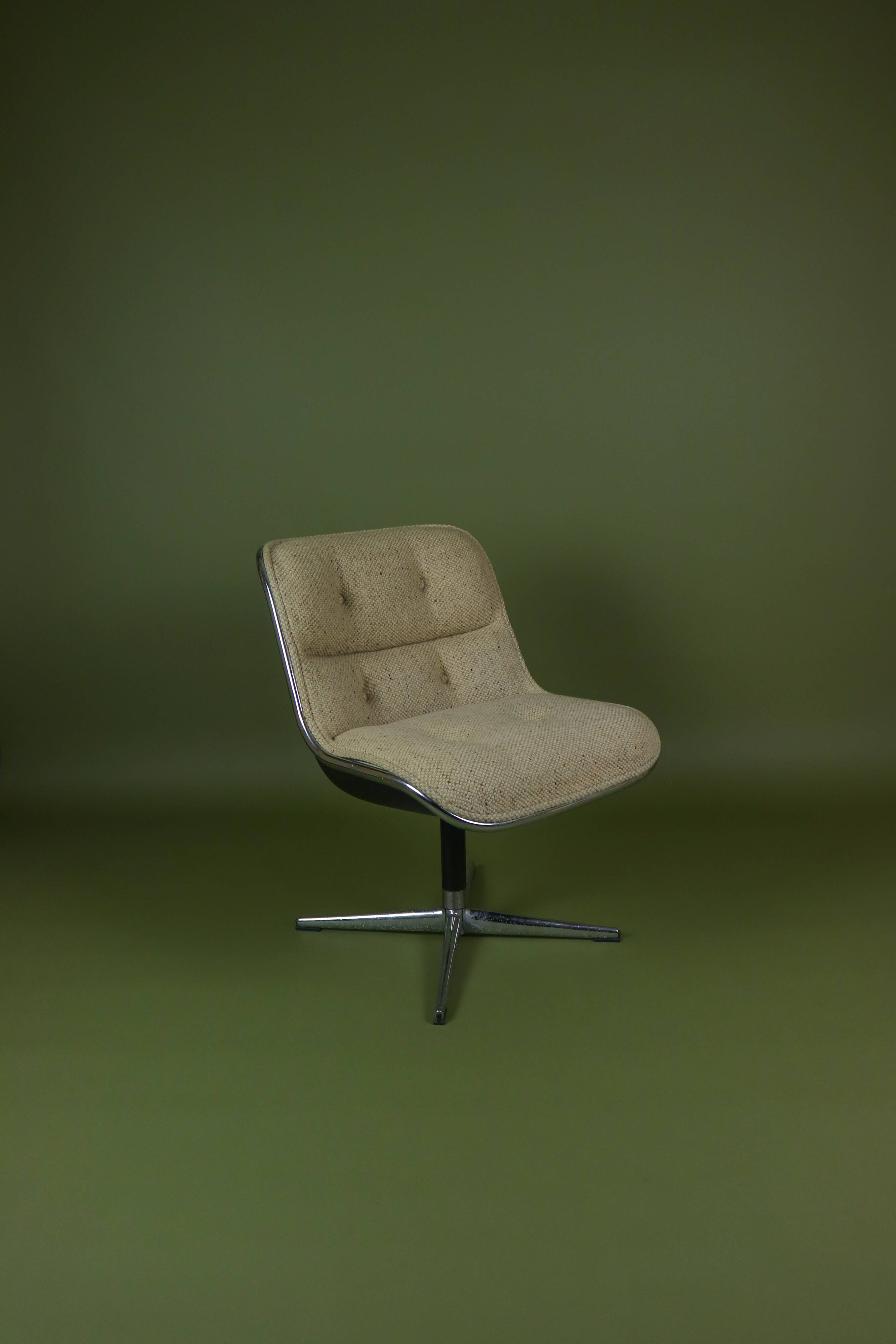 Executive Chair Charles Pollock Knoll first edition 1965