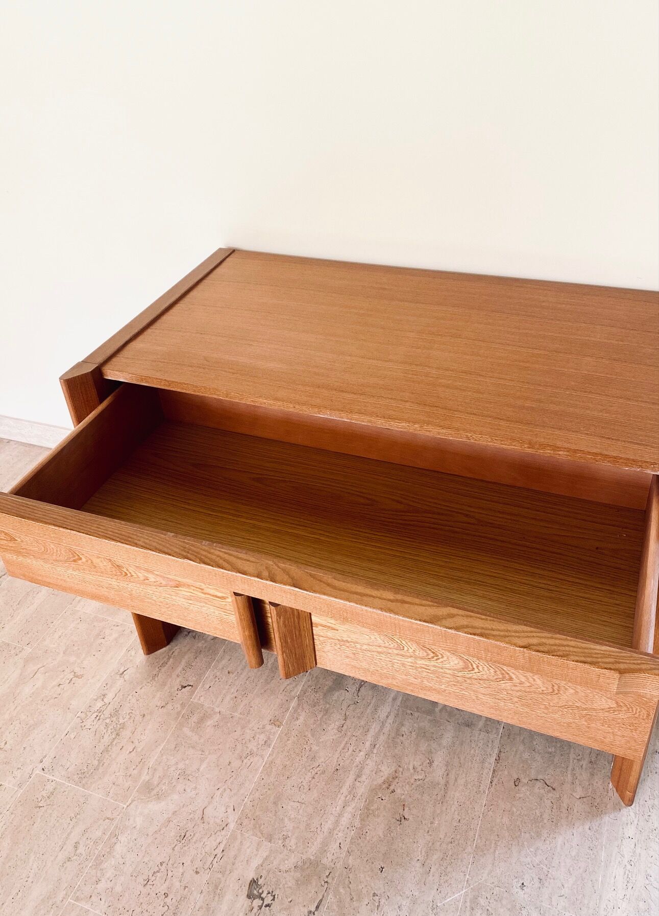 Commode moderniste années 70/80 en merisier plaqué