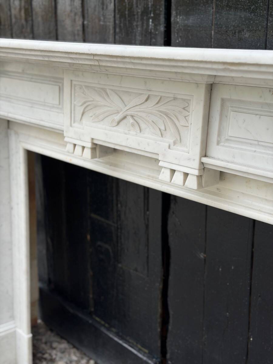 Louis XVI style fireplace in Carrara marble, circa 1880.