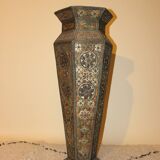 Vase en bois
