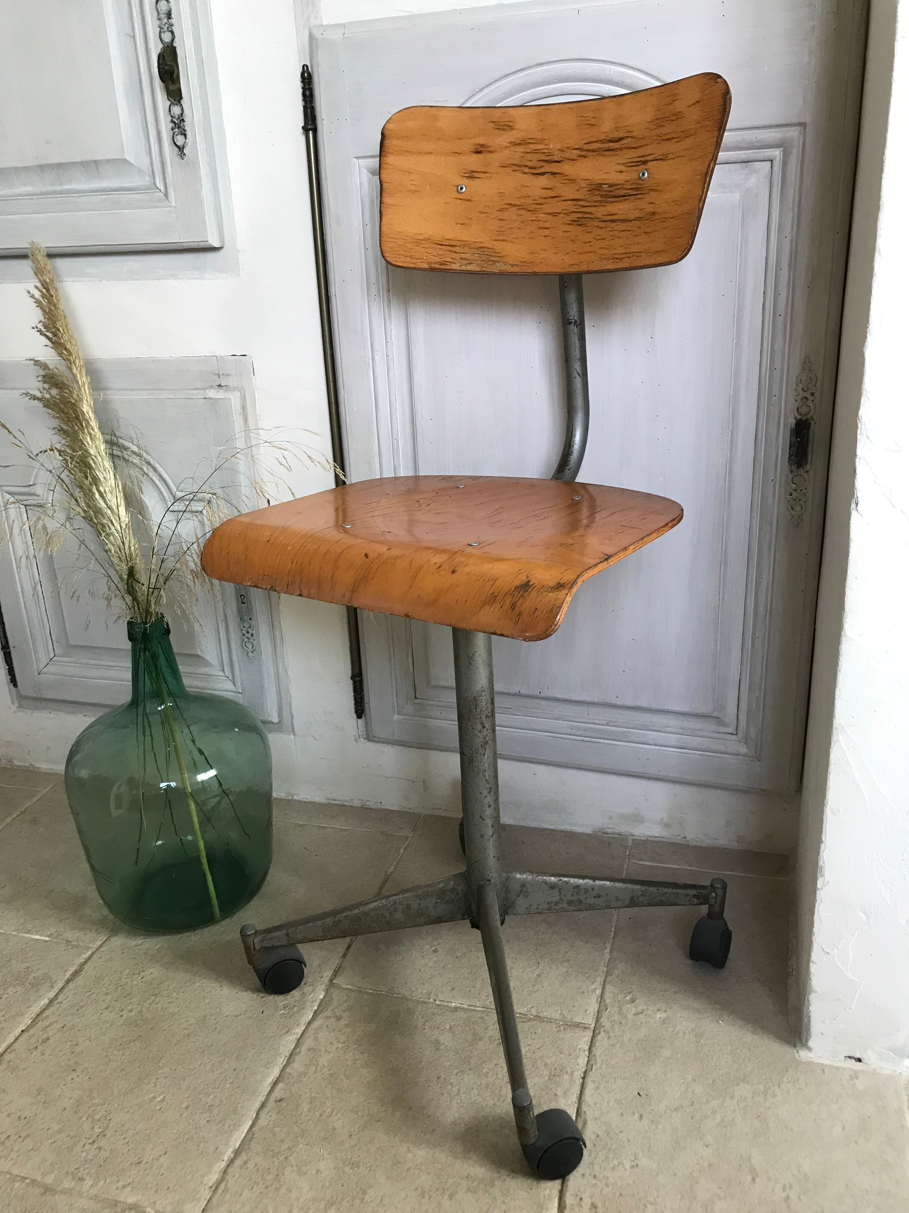 Vintage wheeled office chair