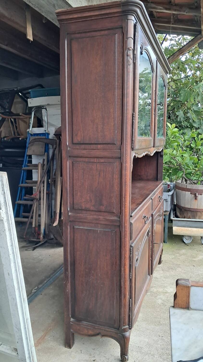 Louis XV two-body buffet