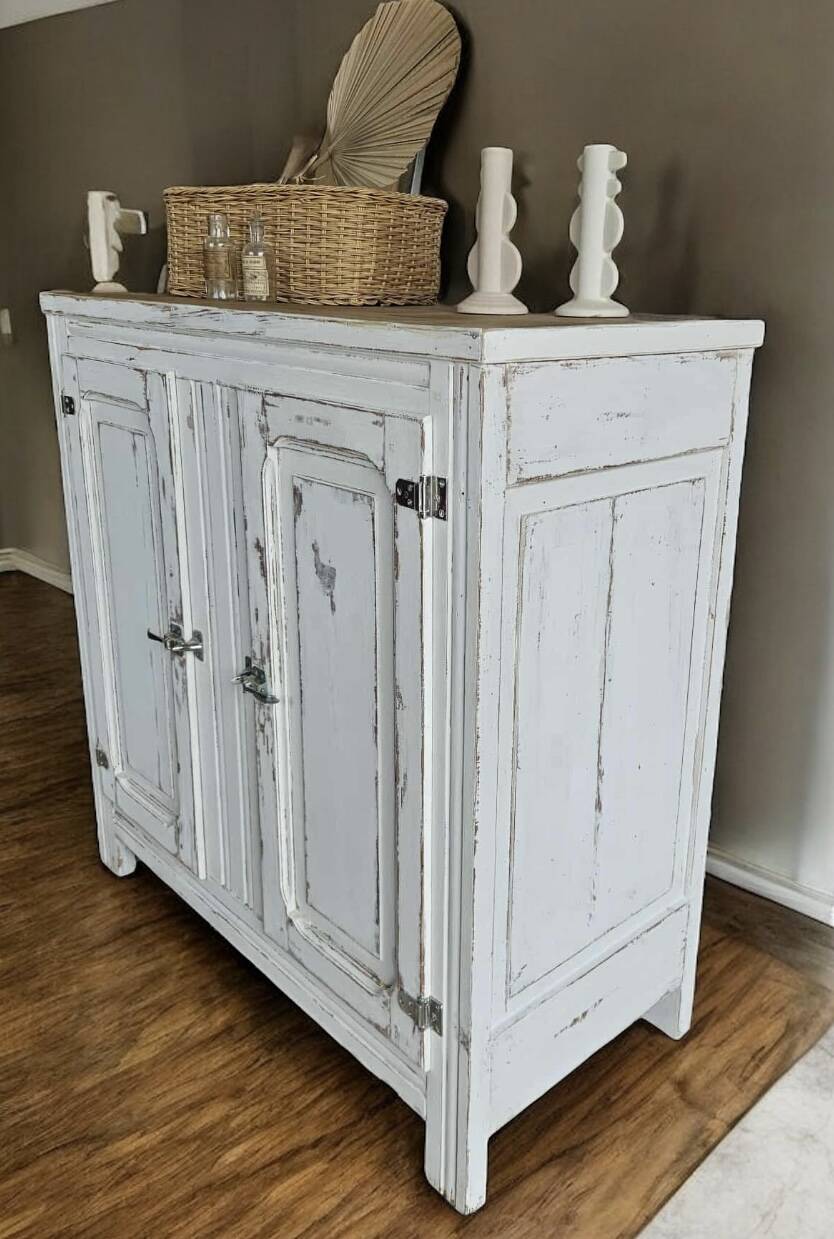 Tradesman's furniture / Parisian sideboard