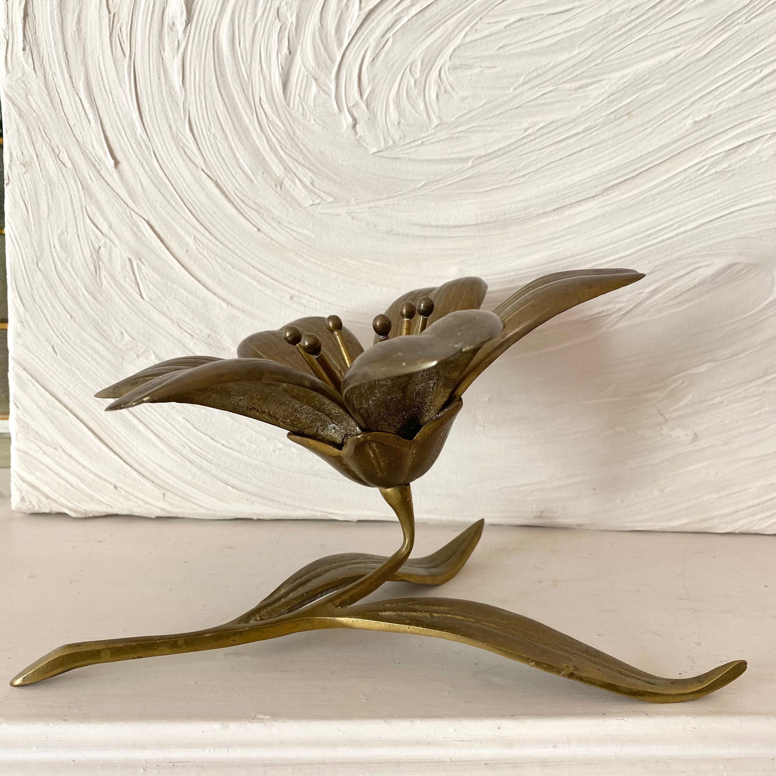 Brass flower, petal ashtray from the 60s and 70s