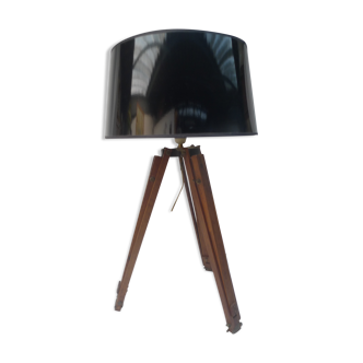 Lampadaire sur pied tripode