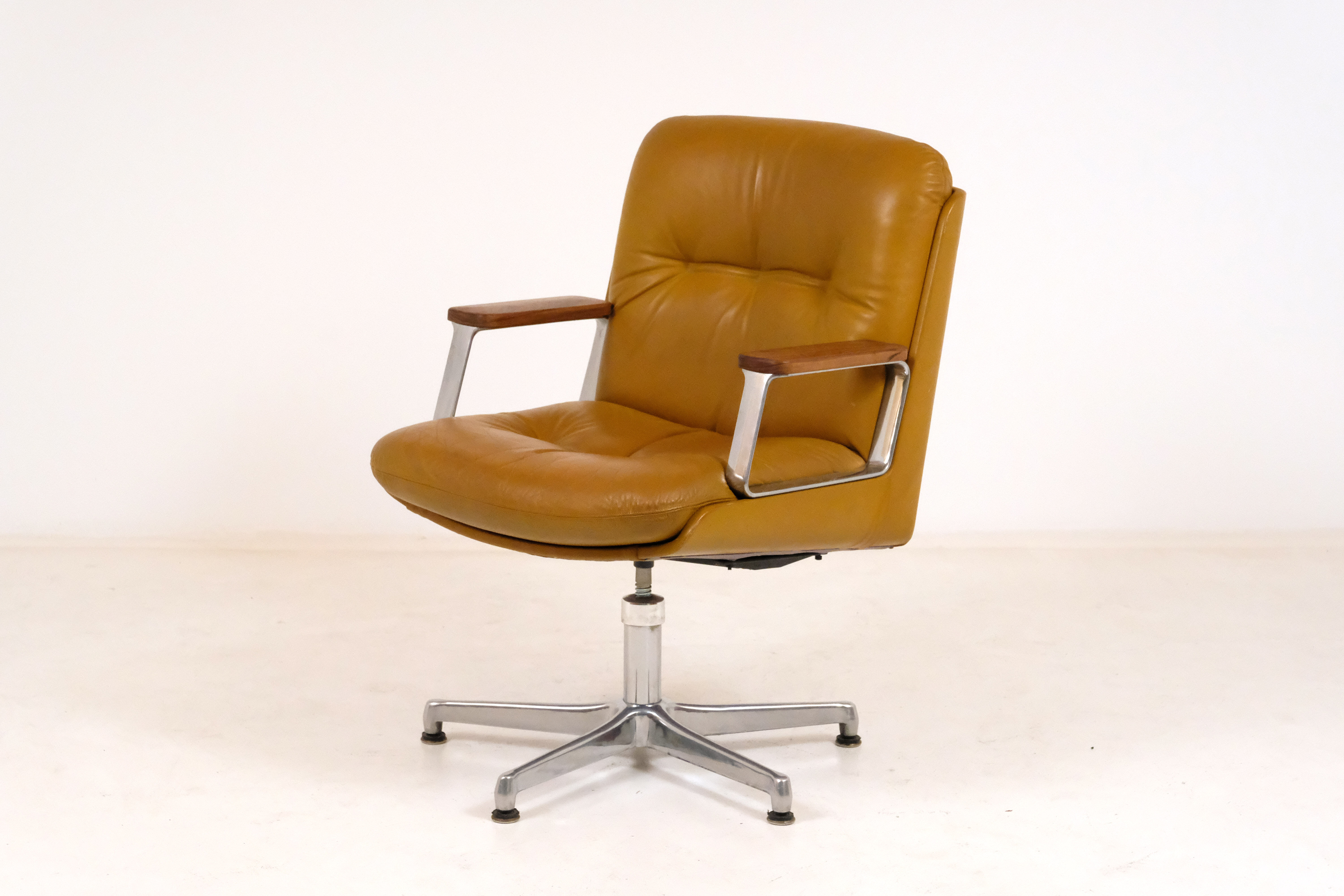 Vaghi leather, aluminium and teak office chair 1970s