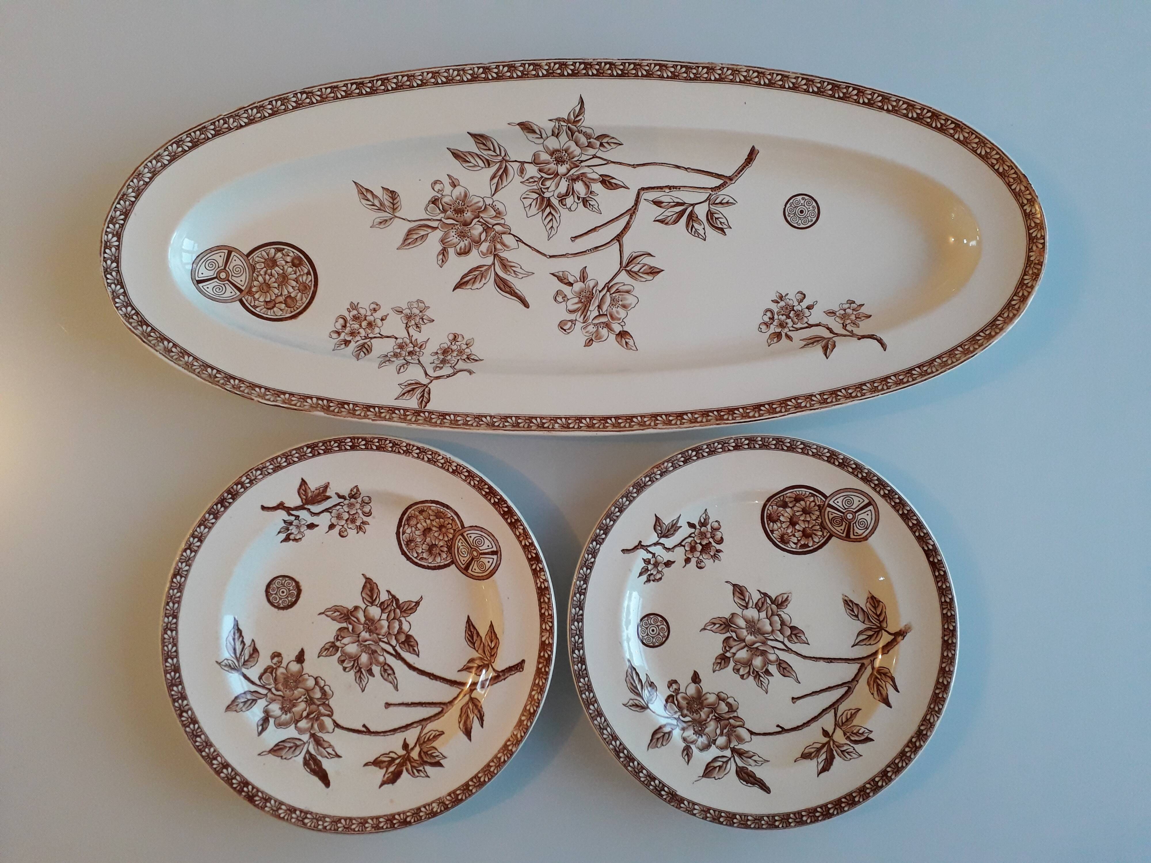 Set of 10 plates and a large oval dish - iron earth - model "marguerite"