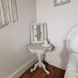 Pedestal table