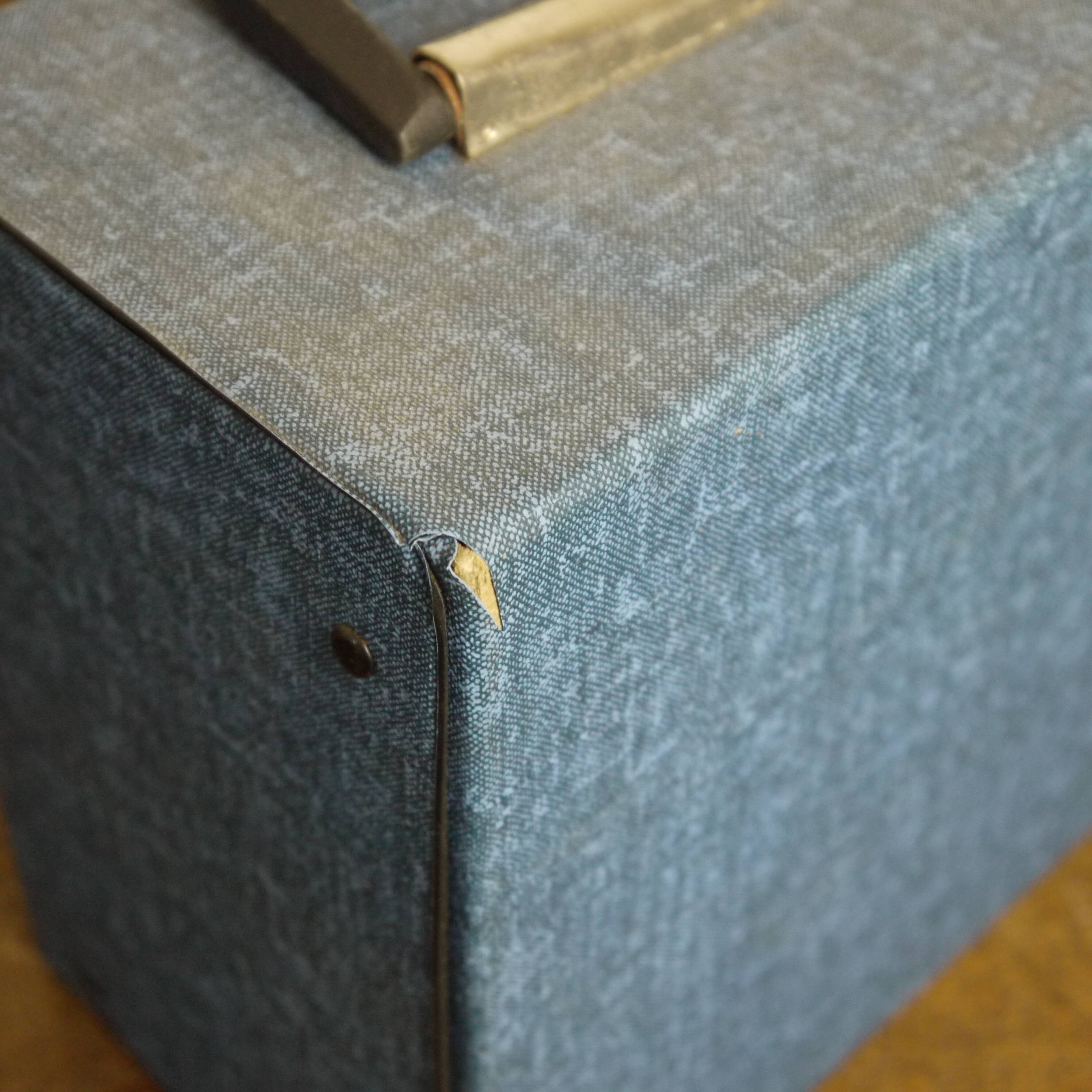 Storage suitcase box 45 turns