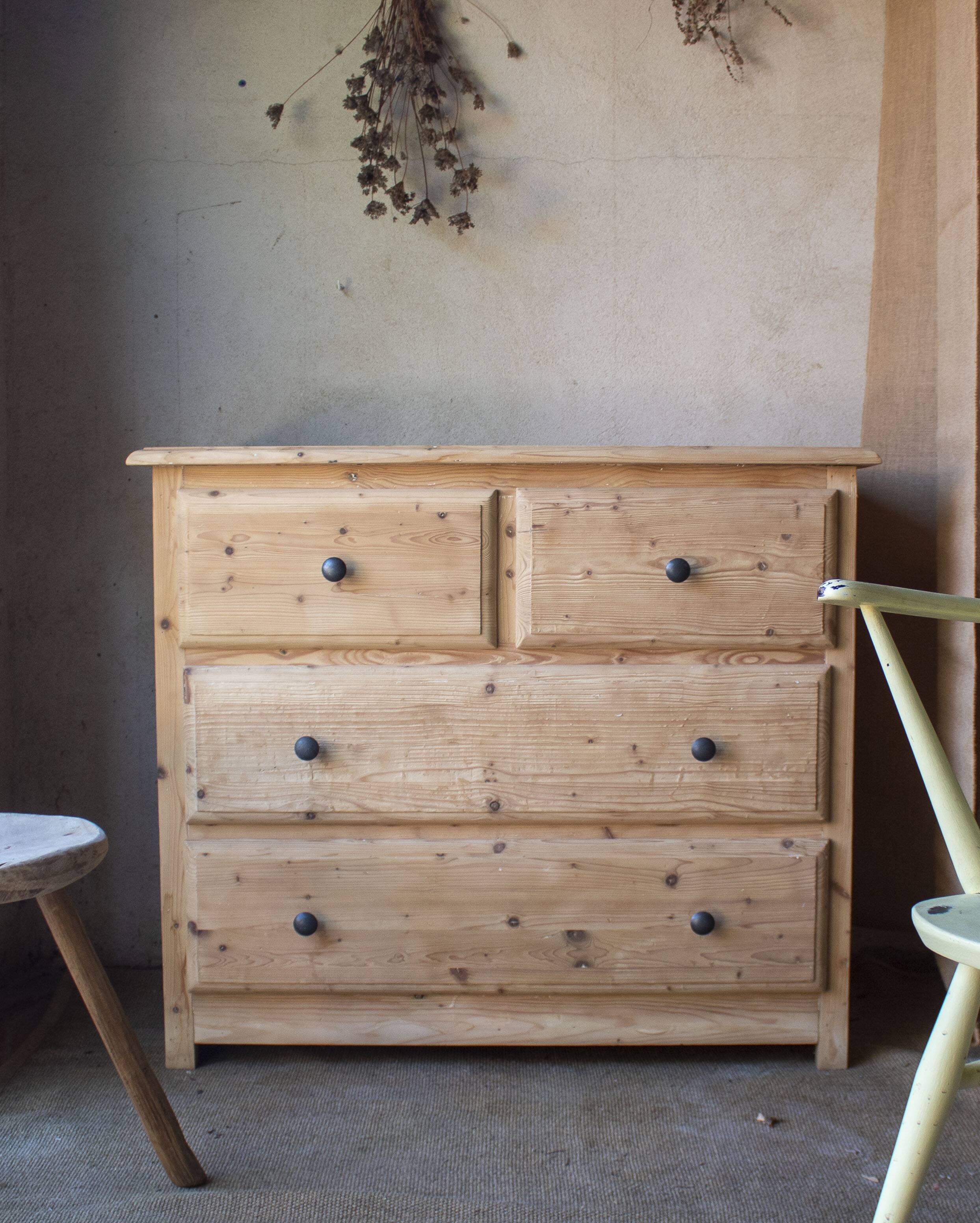 Solid wood chest of drawers