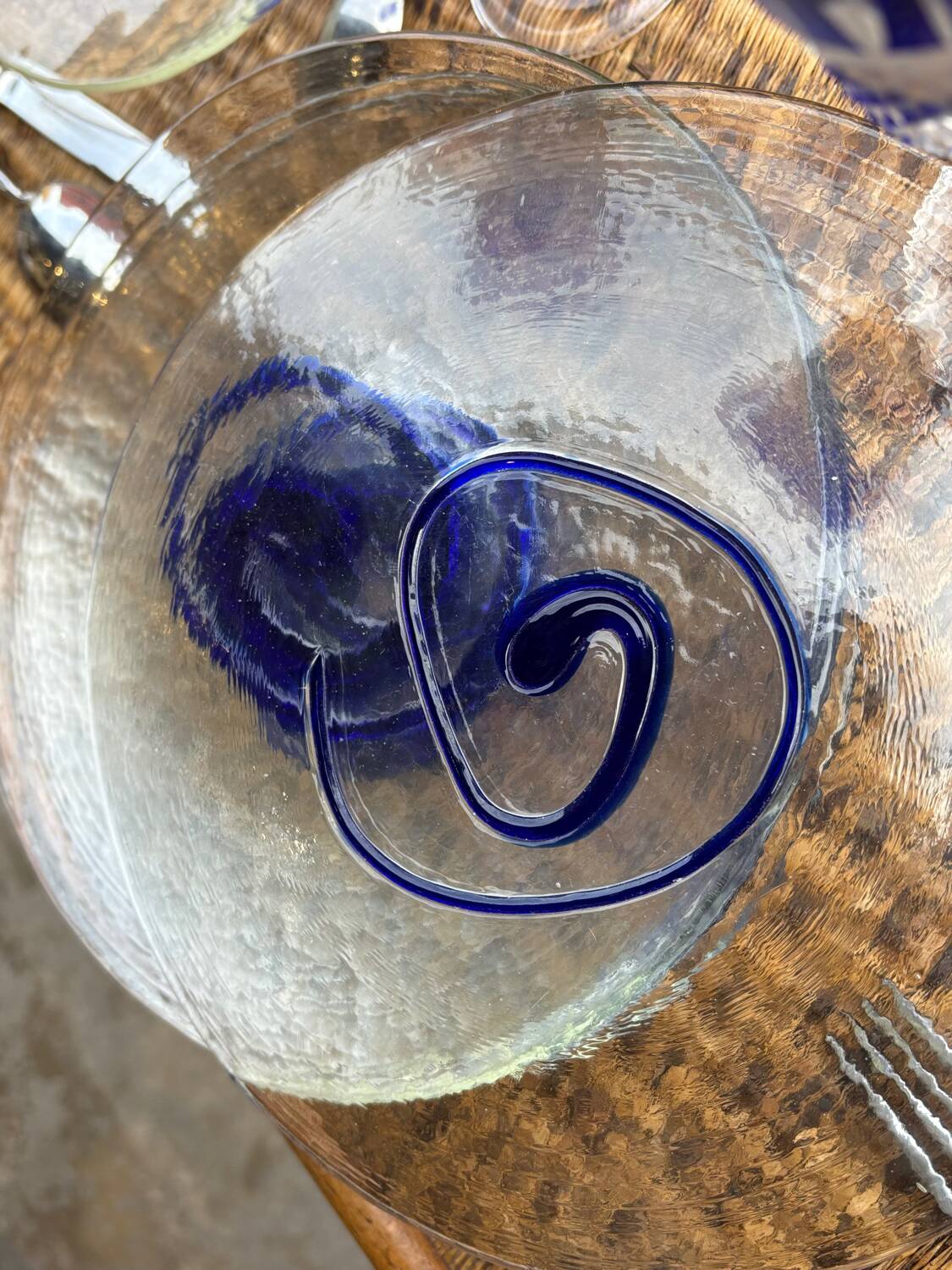 8 vintage blown glass plates with swirl decoration