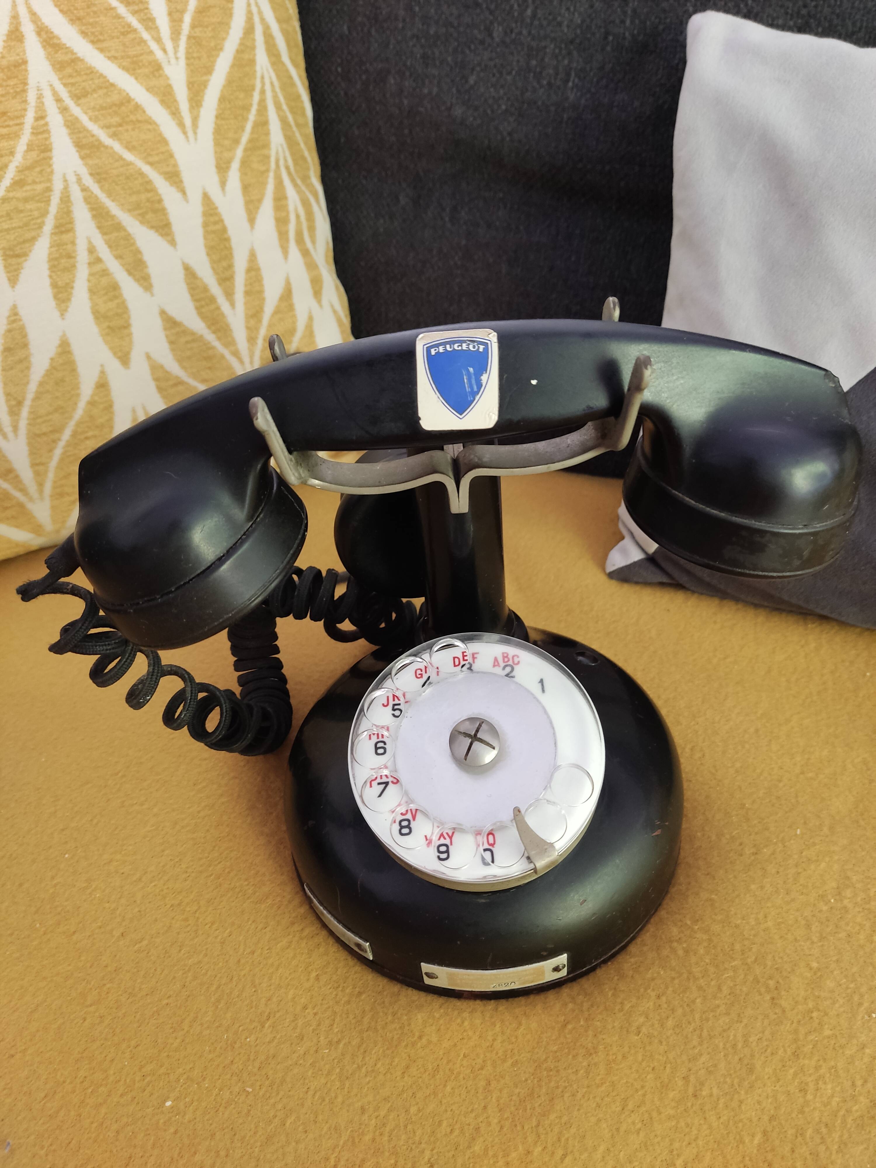 Old peugeot 1930 phone