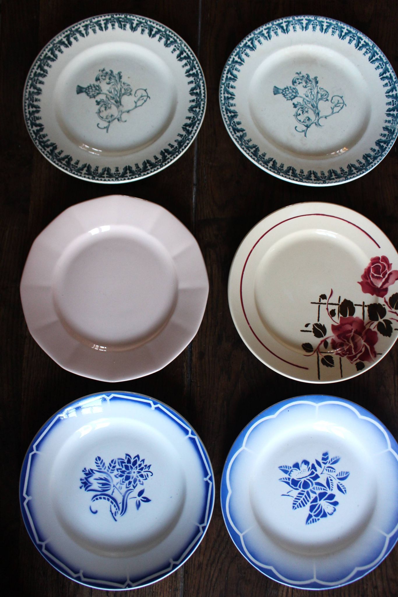 A set of 6 mismatched blue and pink floral dinner plates from Terre de Fer, Digoin.
