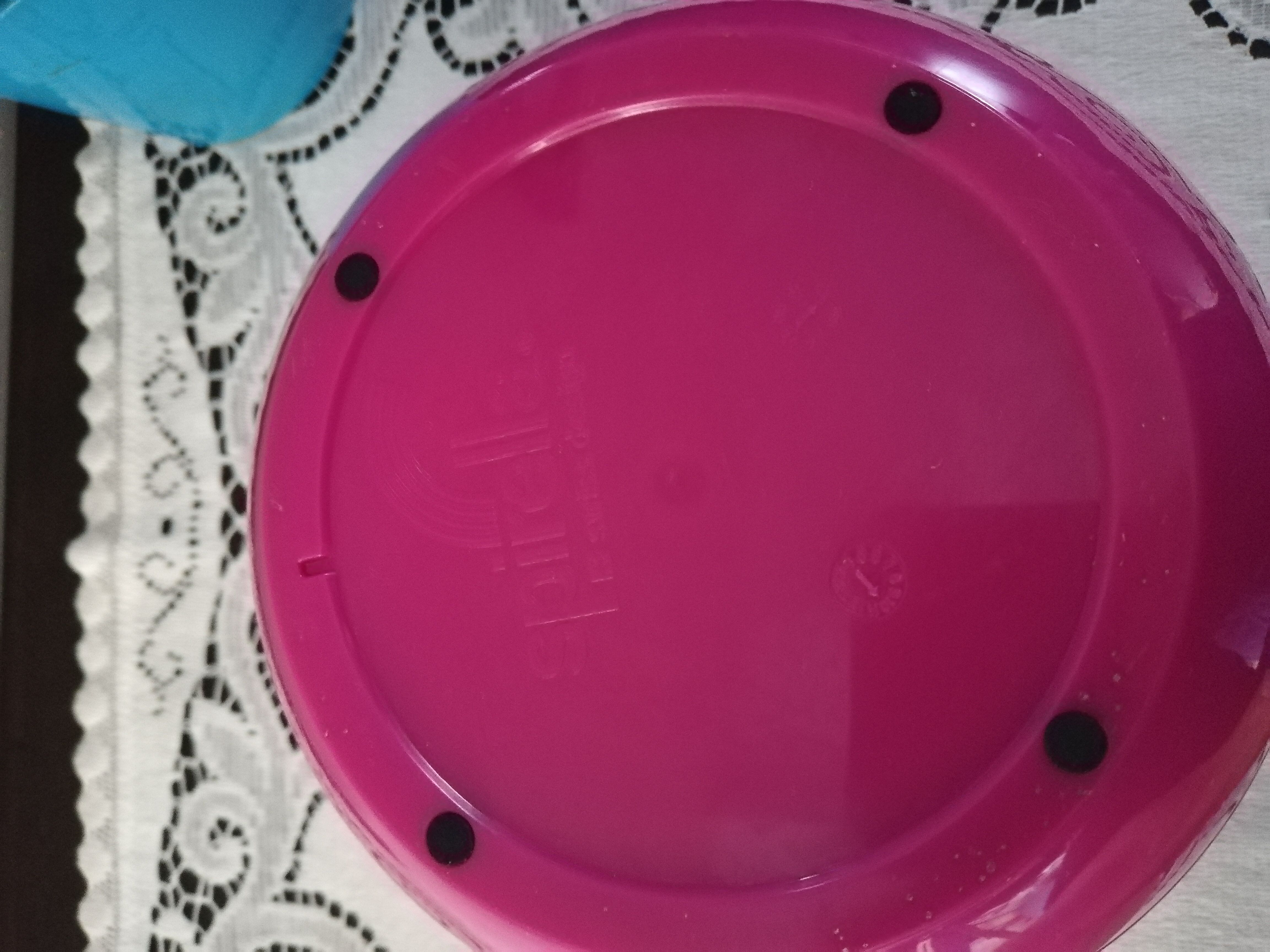 Aperitif servant, sewing, desk