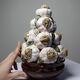 Vintage trompe-l'œil garlic pyramid in glazed ceramic from Manises, Spain.