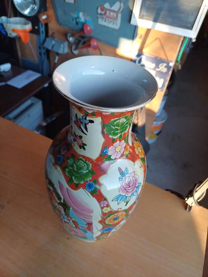 Beautiful ceramic Asian pattern