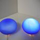 Paire de lampes boules bleues