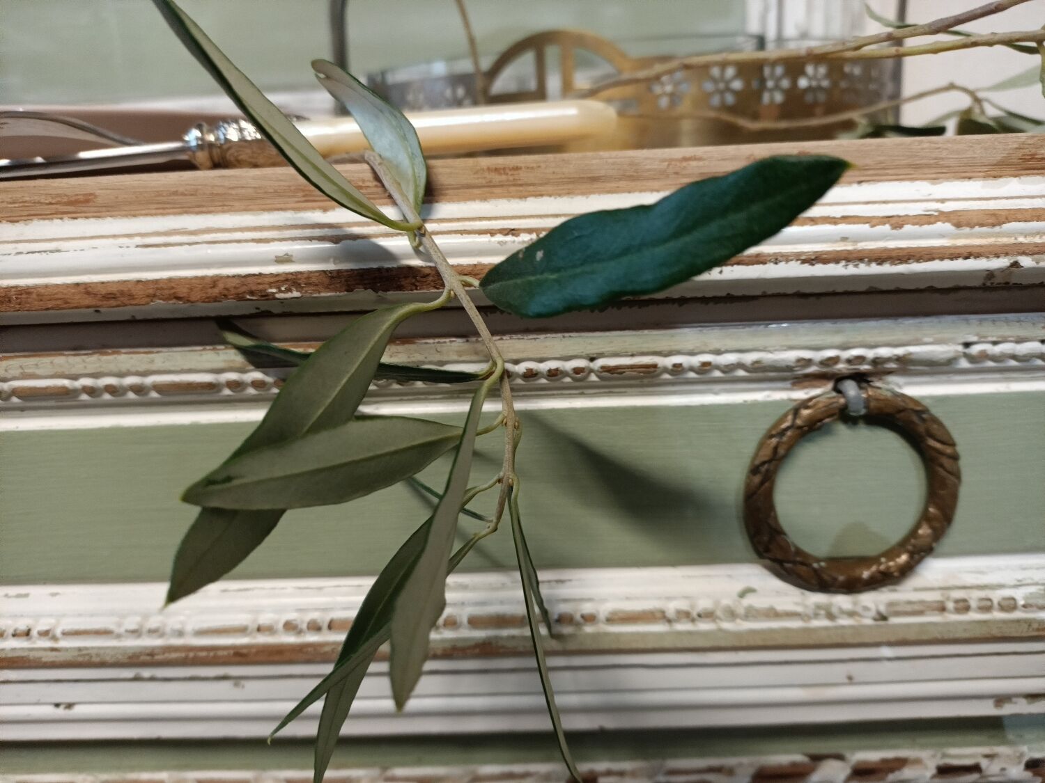 Patinated buffet service