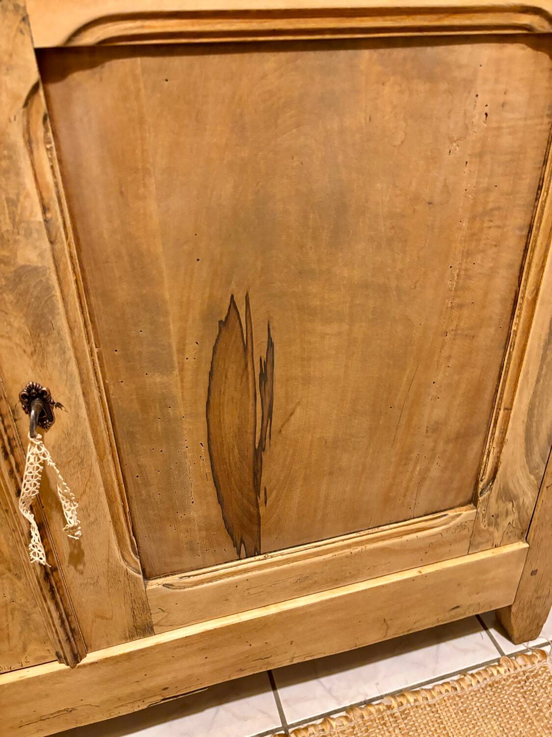 Parisian buffet in raw wood