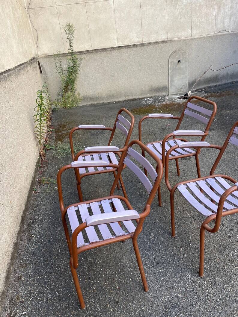 4 Chaises style tolix vintage -en métal et bois. 1950s. Vintage français. - jolie patine - intérieur ou extérieur couvert - peinture