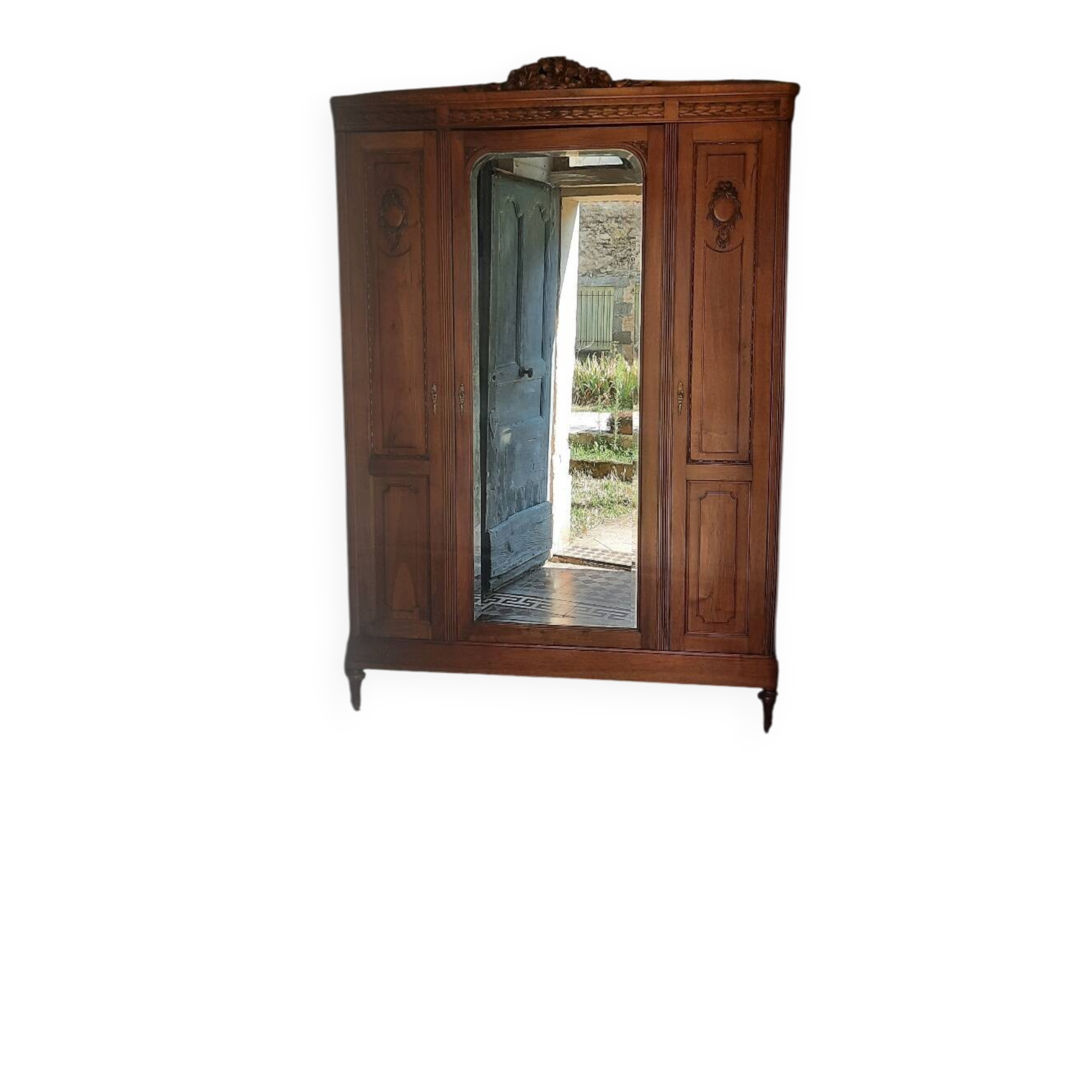 Armoire style louis XVI