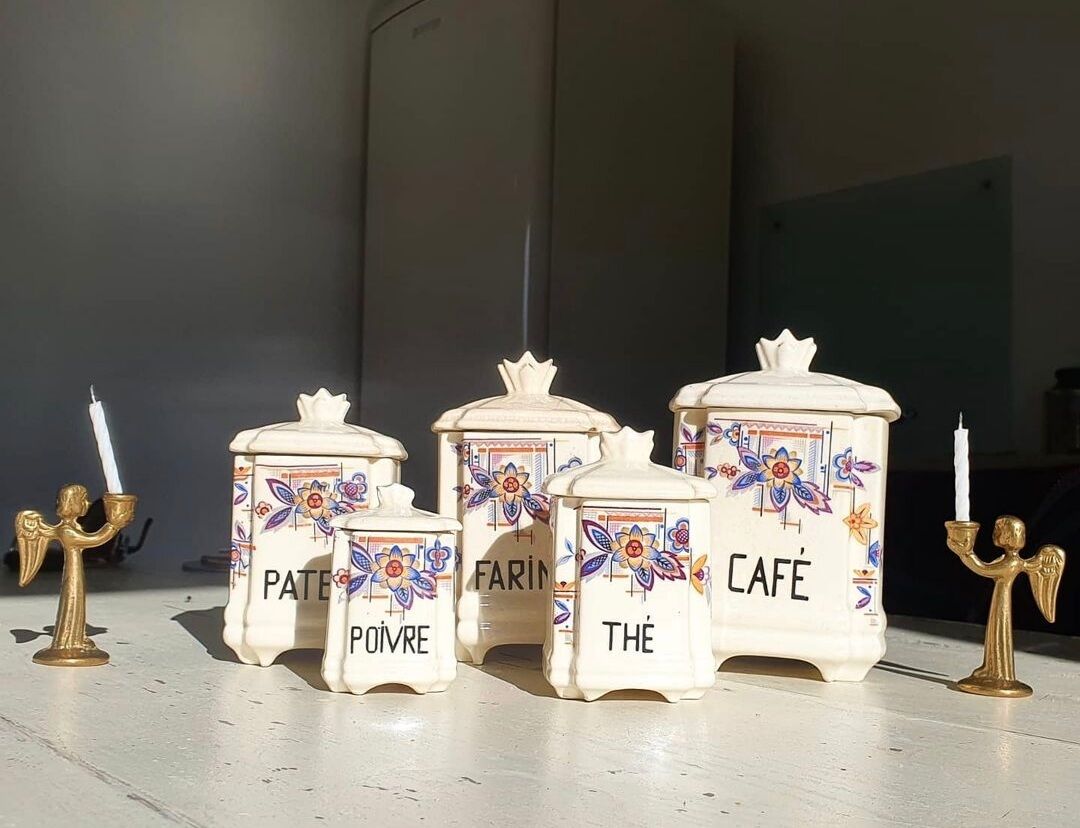 Five antique kitchen pots