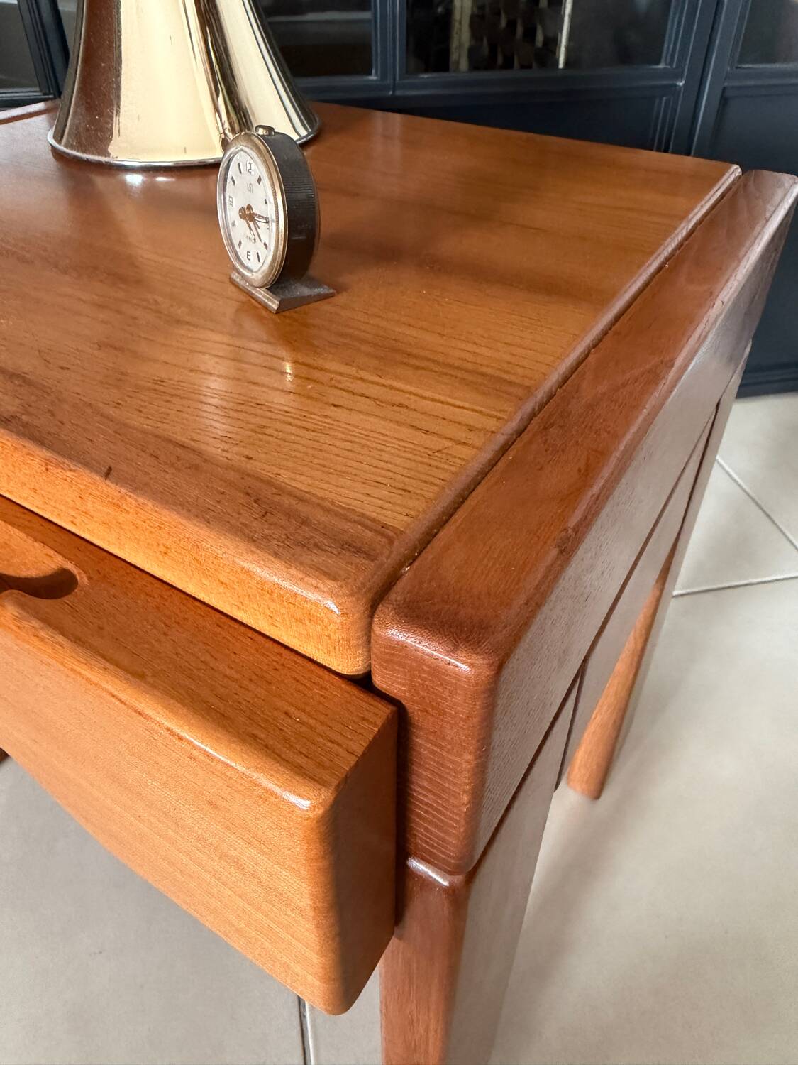 Solid elm bedside table – Maison Regain