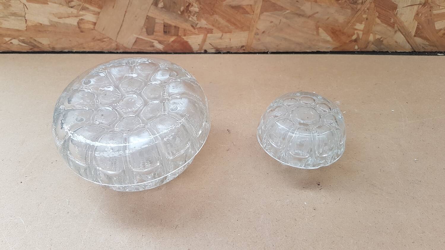 Paire ancien vase pique fleurs verre moulé made in france vintage