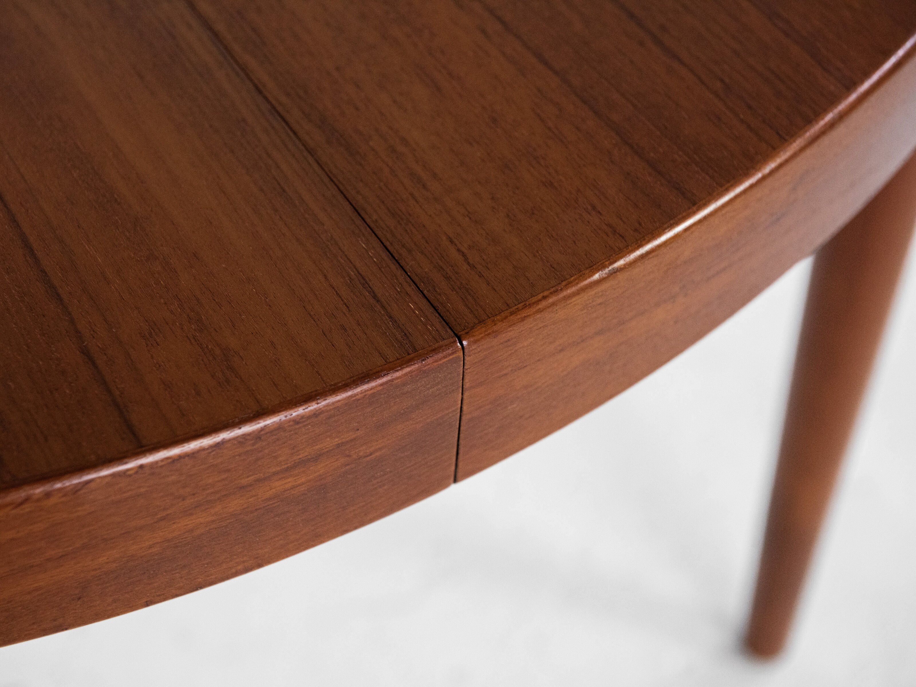 Midcentury Danish round dining table in teak by Gudme 1960s