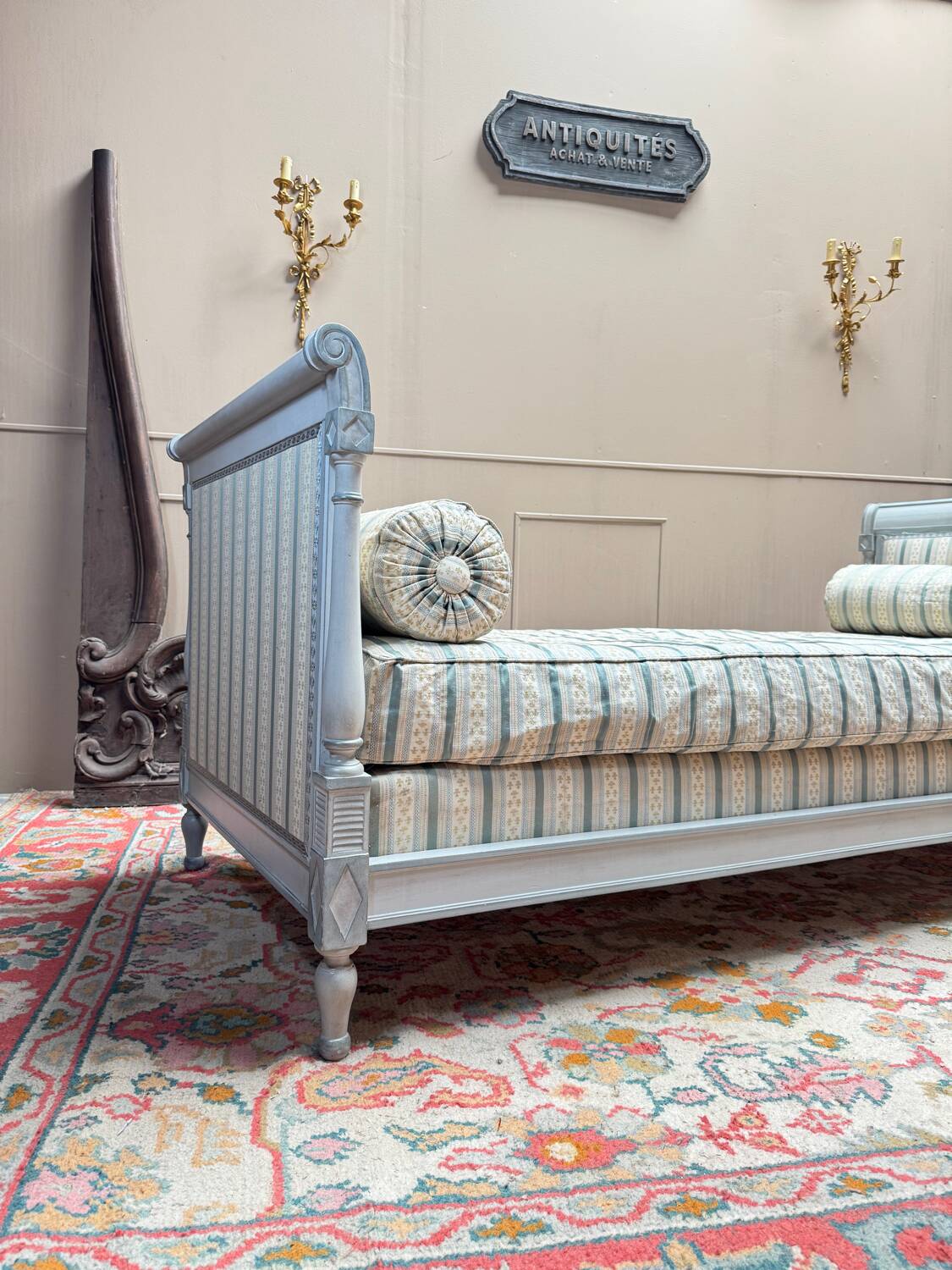 19th century Directoire style lacquered wooden daybed