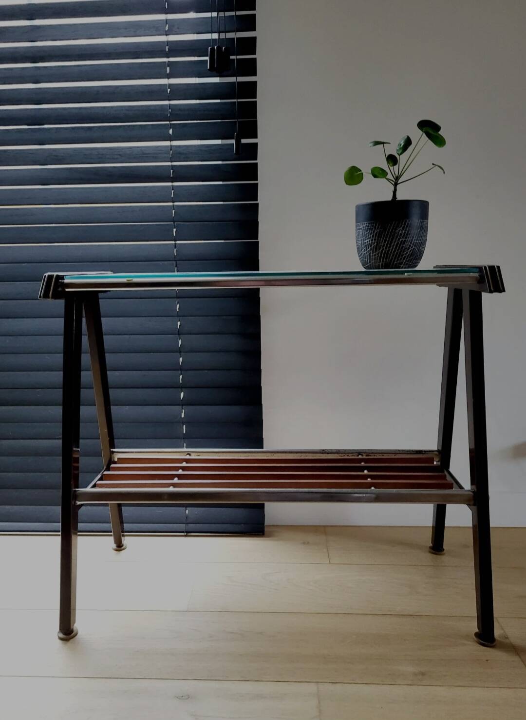 Bijzettafel vintage de plantentafel, vermoedelijk Zuenelli, jaren 1960