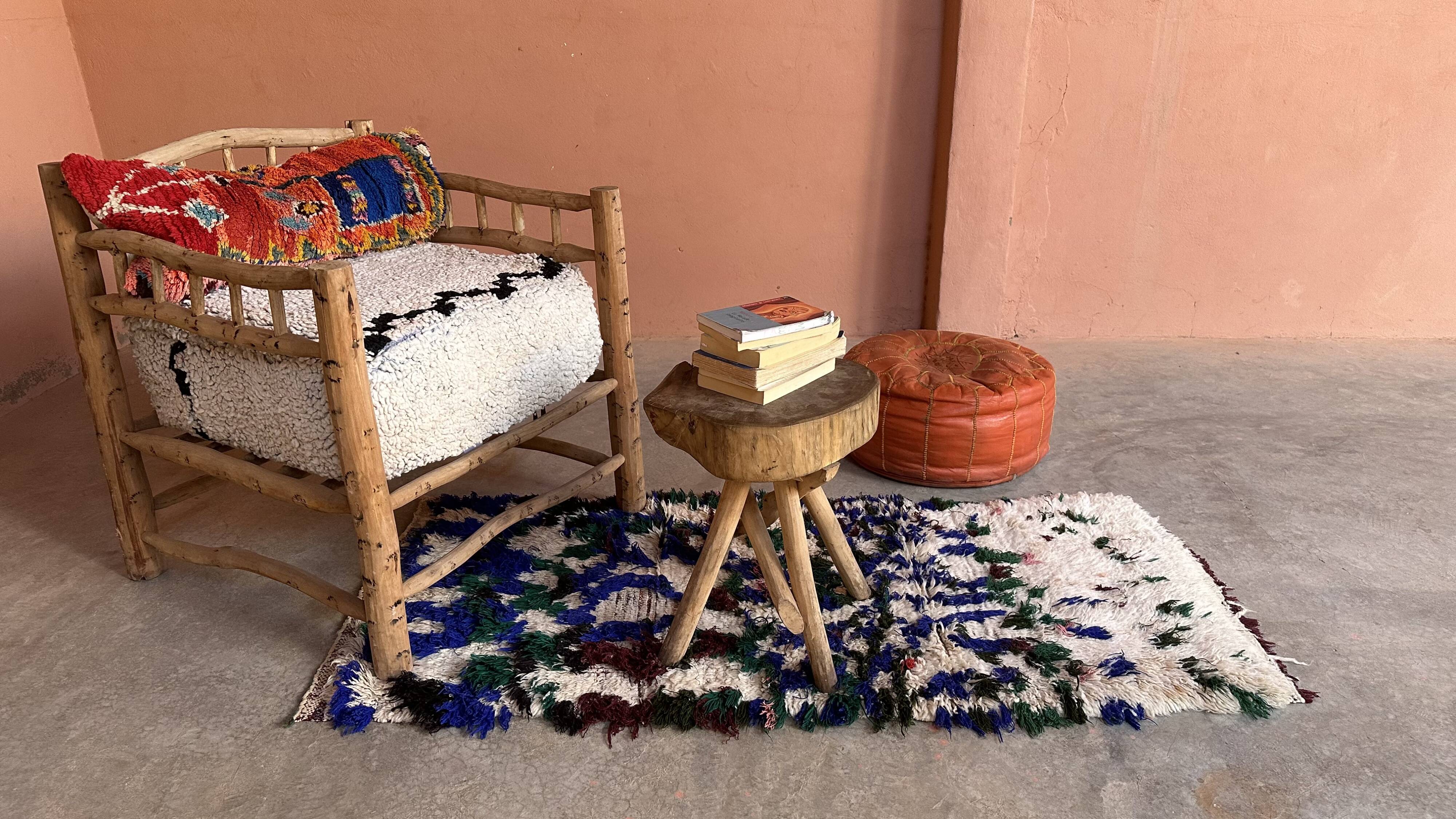 Azilal white and blue Berber rug - 165 x 73 cm