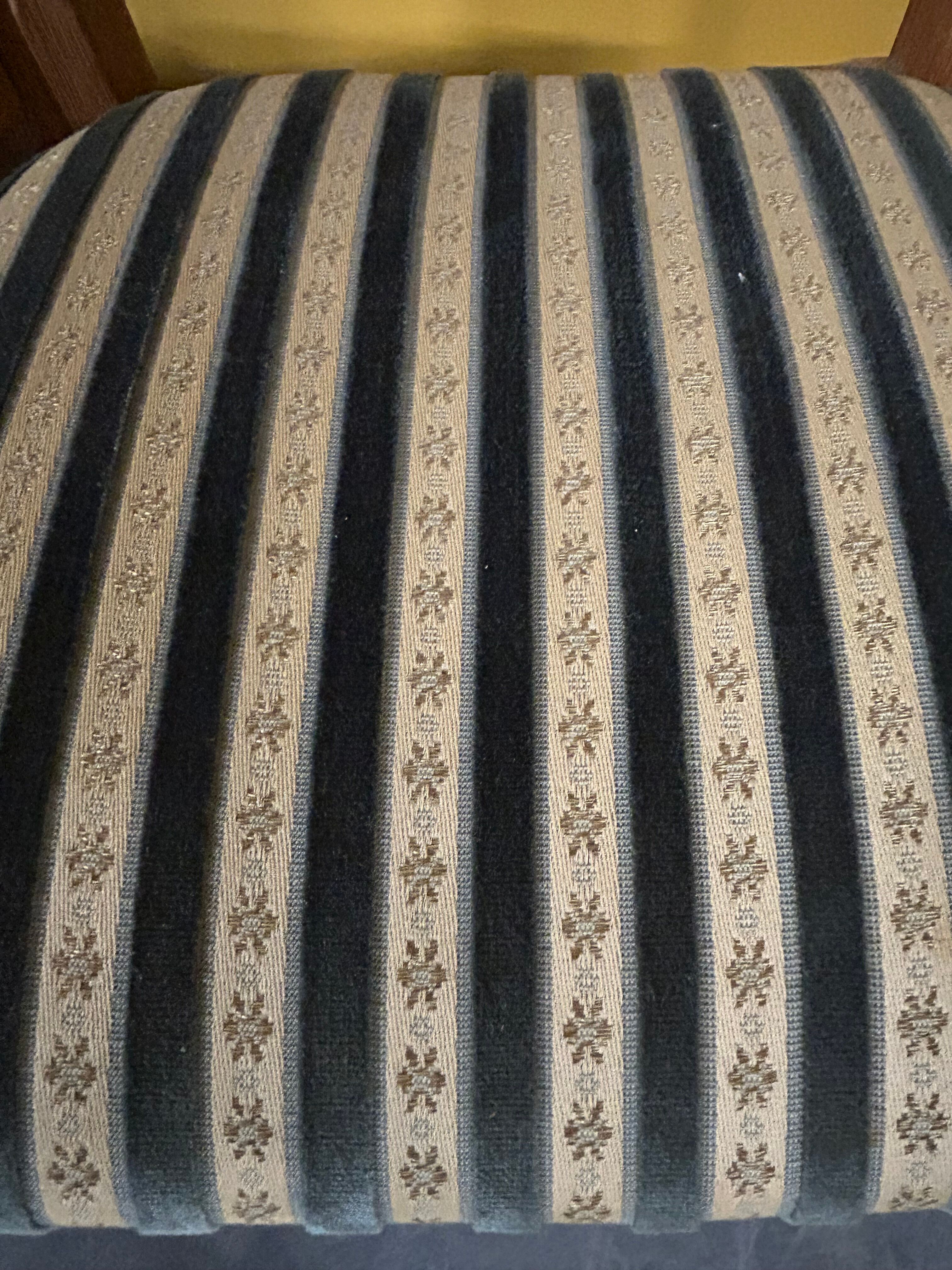 Set of 4 vintage oak dining chairs